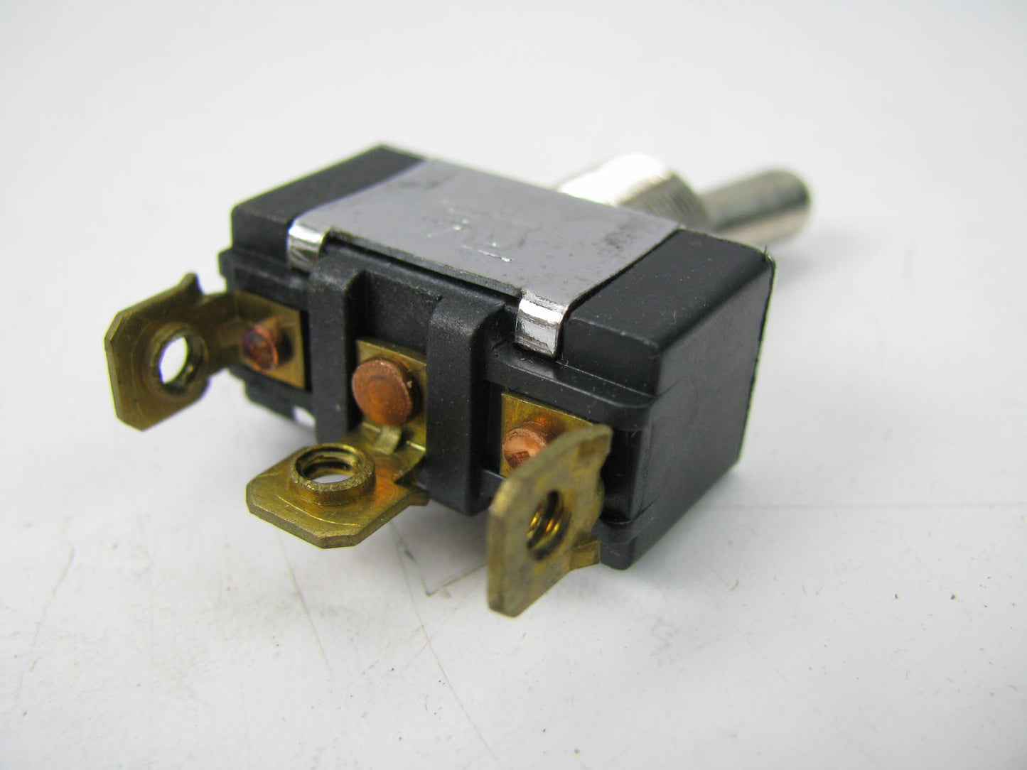 Auto Tune PT3352 Universal Toggle Switch - 3 Terimal 35 Amp 3 Position