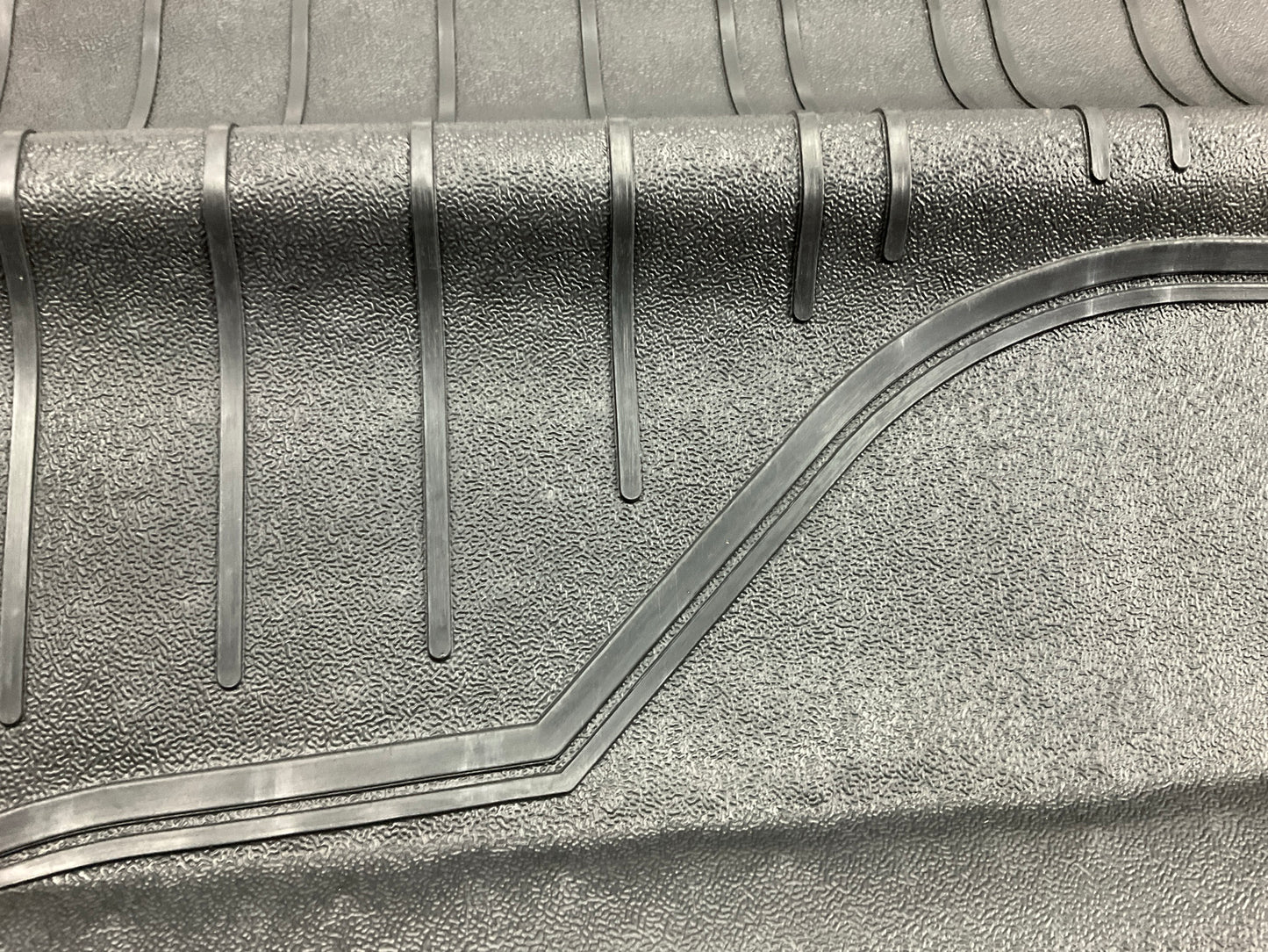 Autocraft AC4572B Rubber Liner Cargo Mat