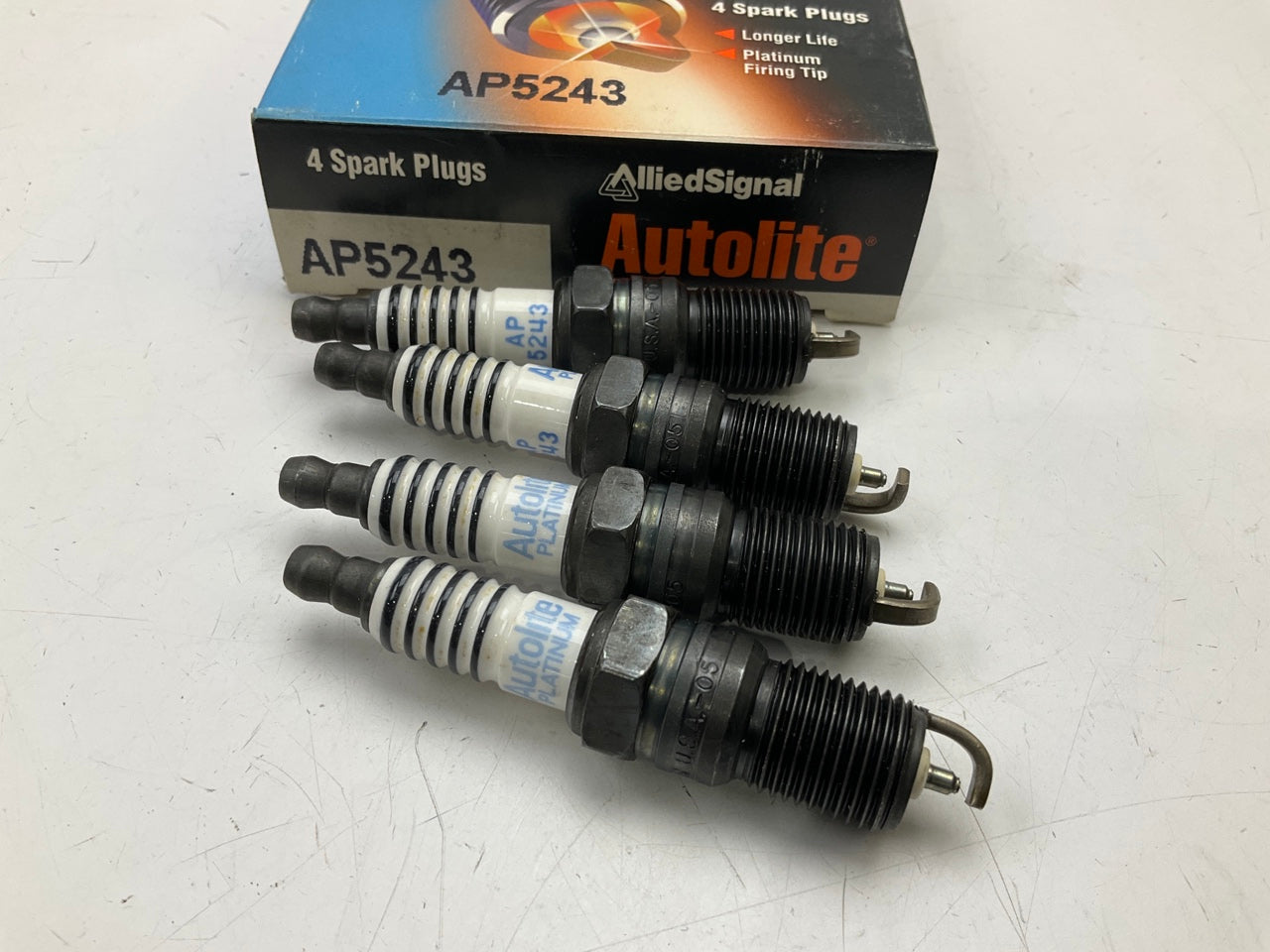 (4) Autolite AP5243 Igniton Spark Plugs - Platinum