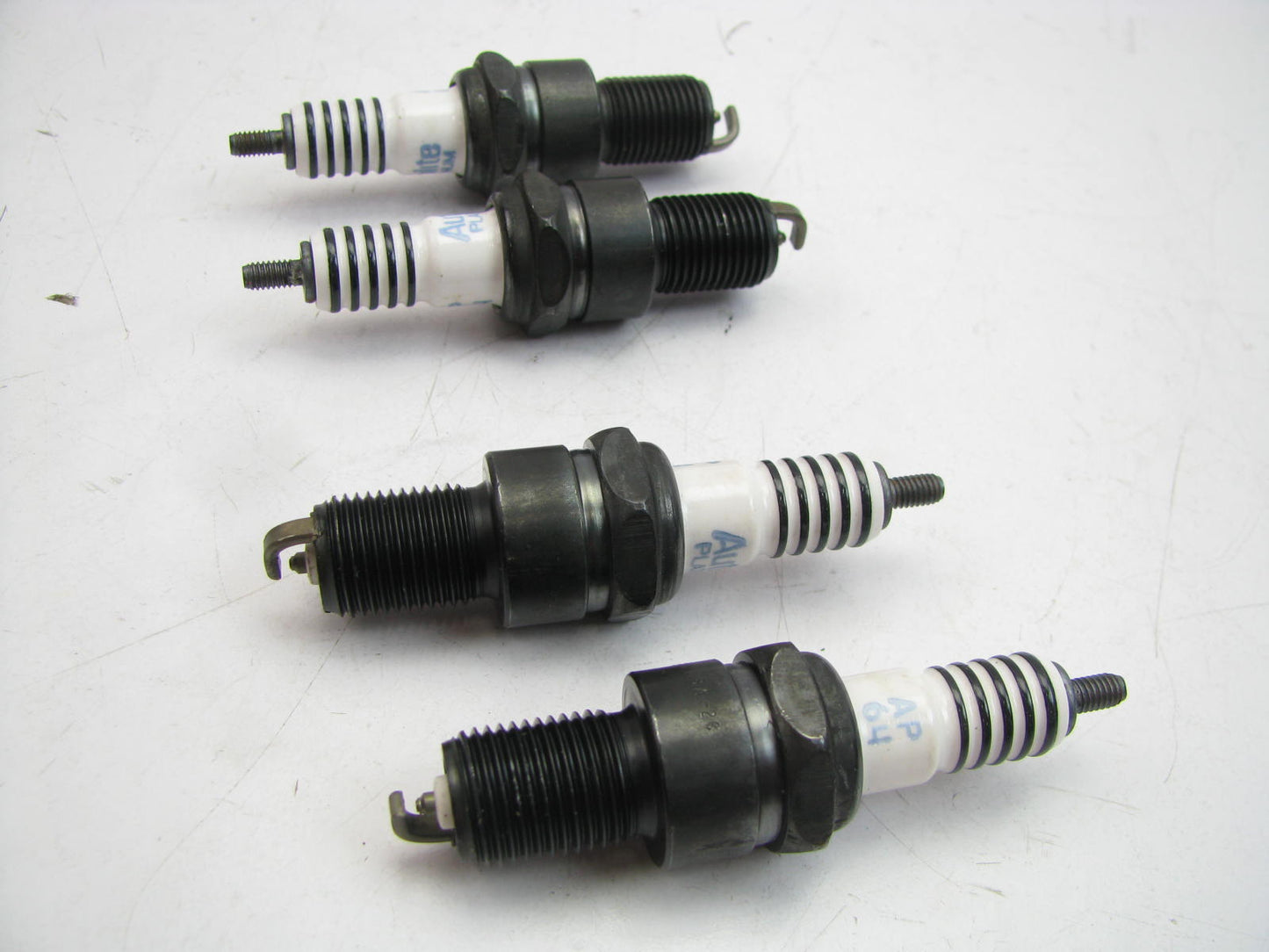 (4) Autolite AP64 Ignition Spark Plugs - Platnium