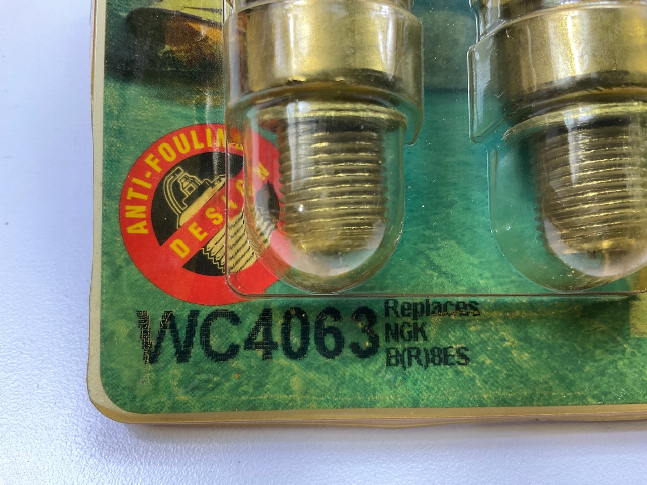 (2) Autolite WC4063 ANTI-FOULING Spark Plugs - Replaces NGK BR8ES