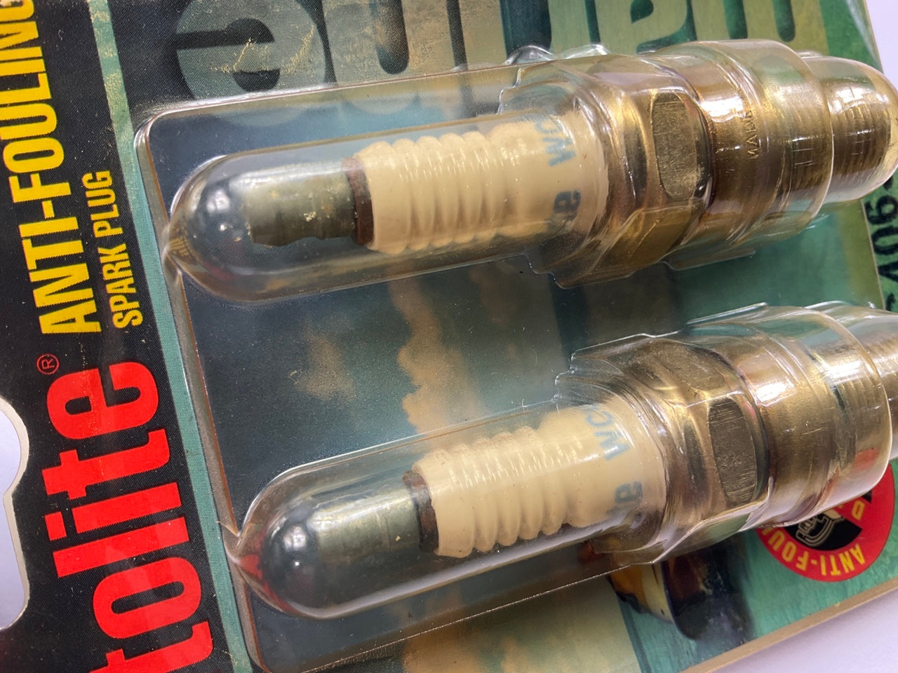 (4) Autolite WC4063 ANTI-FOULING Spark Plugs - Replaces NGK BR8ES