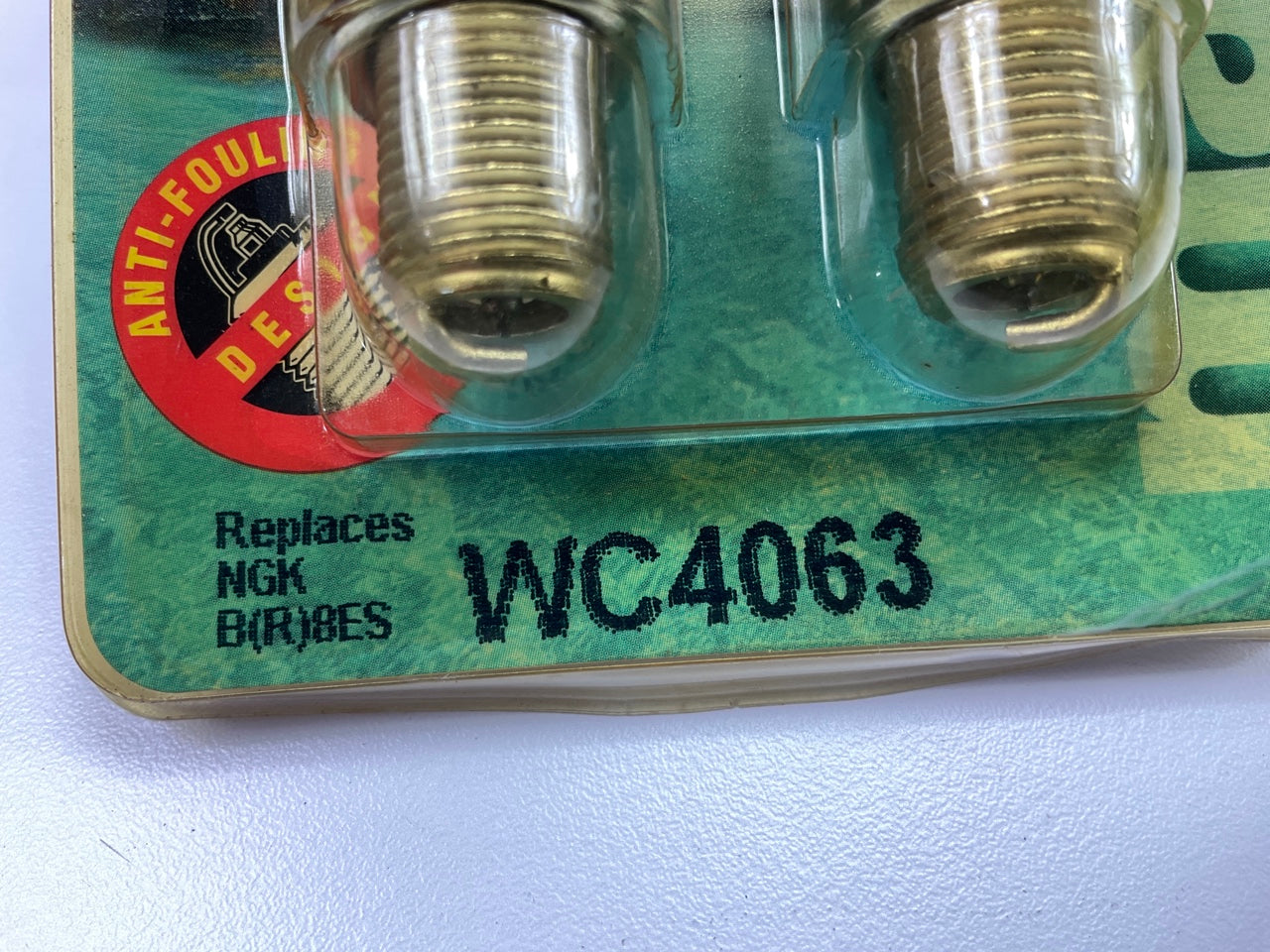 (4) Autolite WC4063 ANTI-FOULING Spark Plugs - Replaces NGK BR8ES