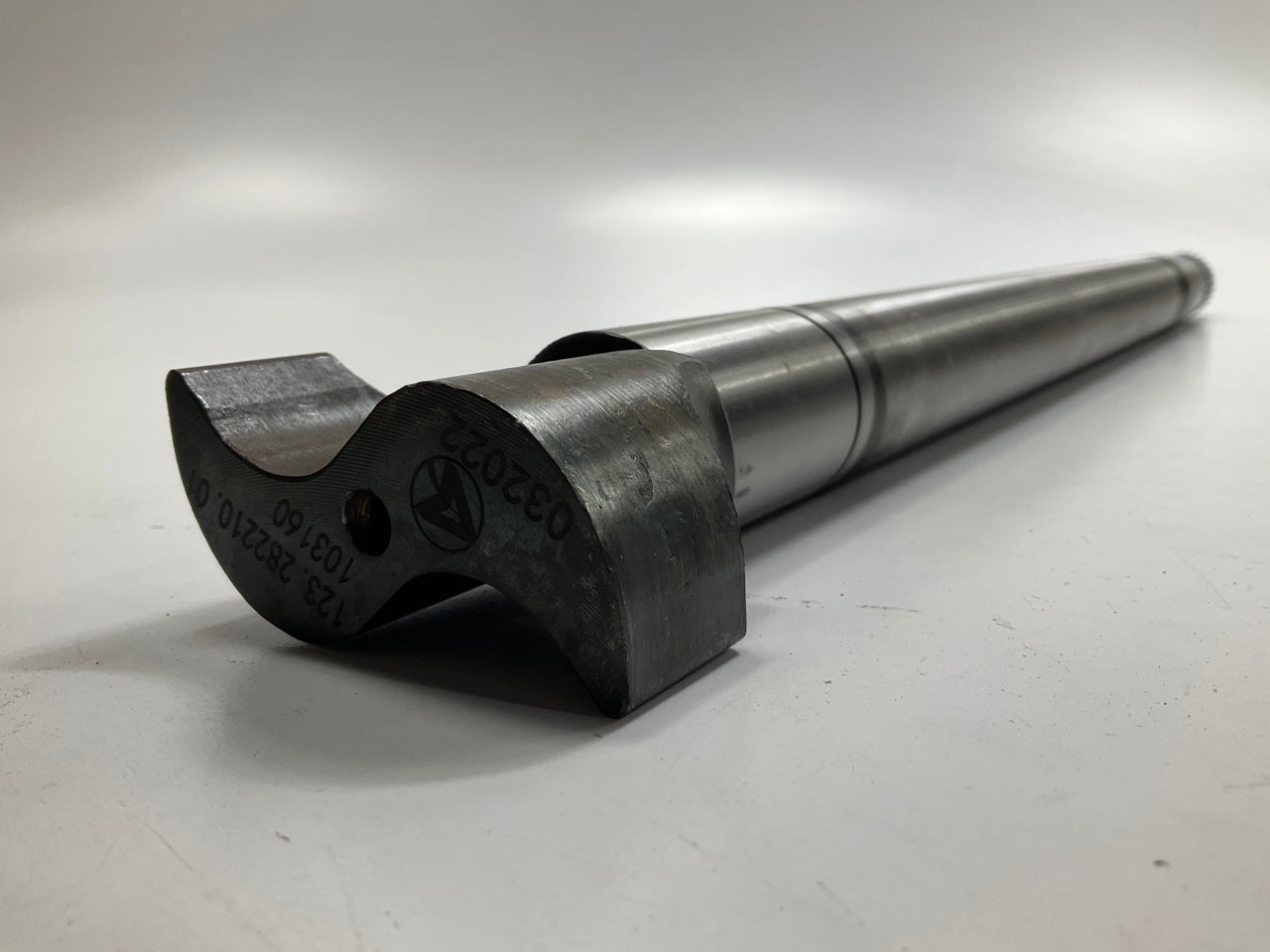 Automann 123-282210-01 1.5'' Air Brake Camshaft Left Hand 28 Spline DEXTER 12-1/4