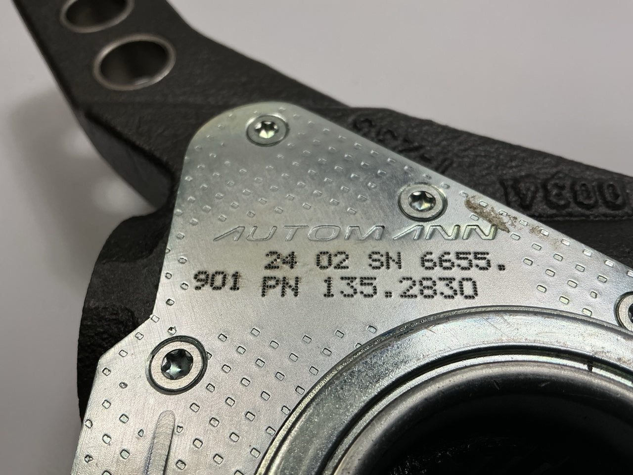 Automann 135.2830 Auto Brake Slack Adjuster Haldex Type 1-1/2''-28 X 5.0'', 6'' Arm