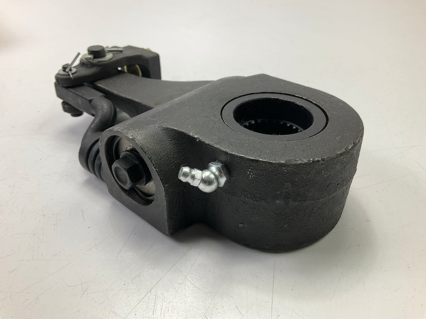Automann 137-2830 Automatic Slack Adjuster, 6'' Span, 1.5'' X 28 Spline