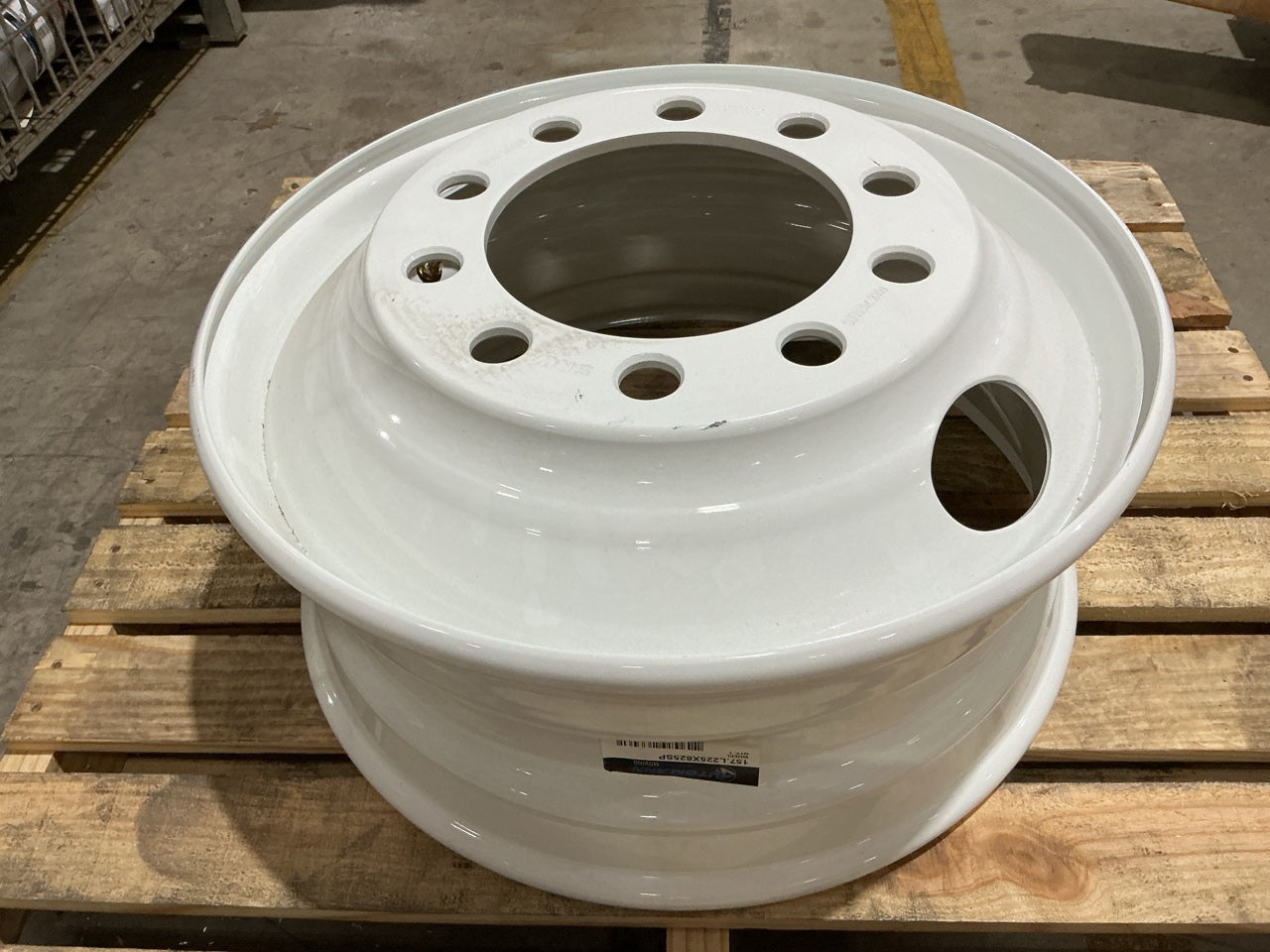 SCUFFED - Automann 157.L225X825SP White Steel Wheel, Stud Pilot, 22.5'' X 8.25''