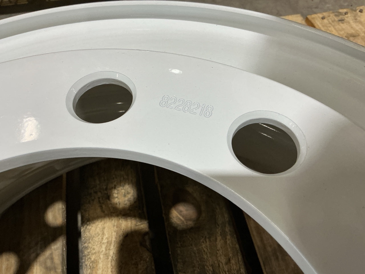 SCUFFED - Automann 157.L225X825SP White Steel Wheel, Stud Pilot, 22.5'' X 8.25''