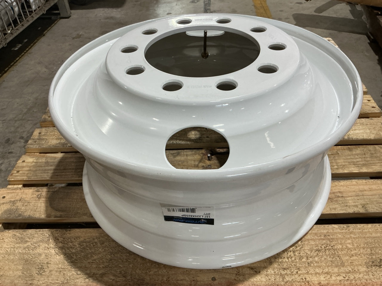 SCUFFED - Automann 157.L225X825SP White Steel Wheel, Stud Pilot, 22.5'' X 8.25''