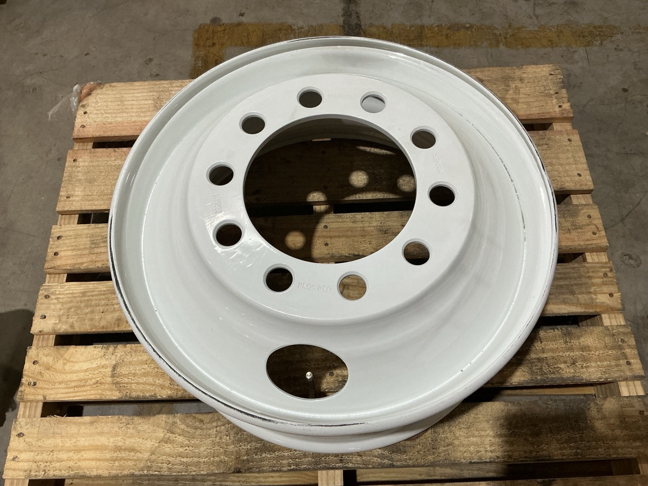 SCUFFED - Automann 157.L225X825SP White Steel Wheel, Stud Pilot, 22.5'' X 8.25''