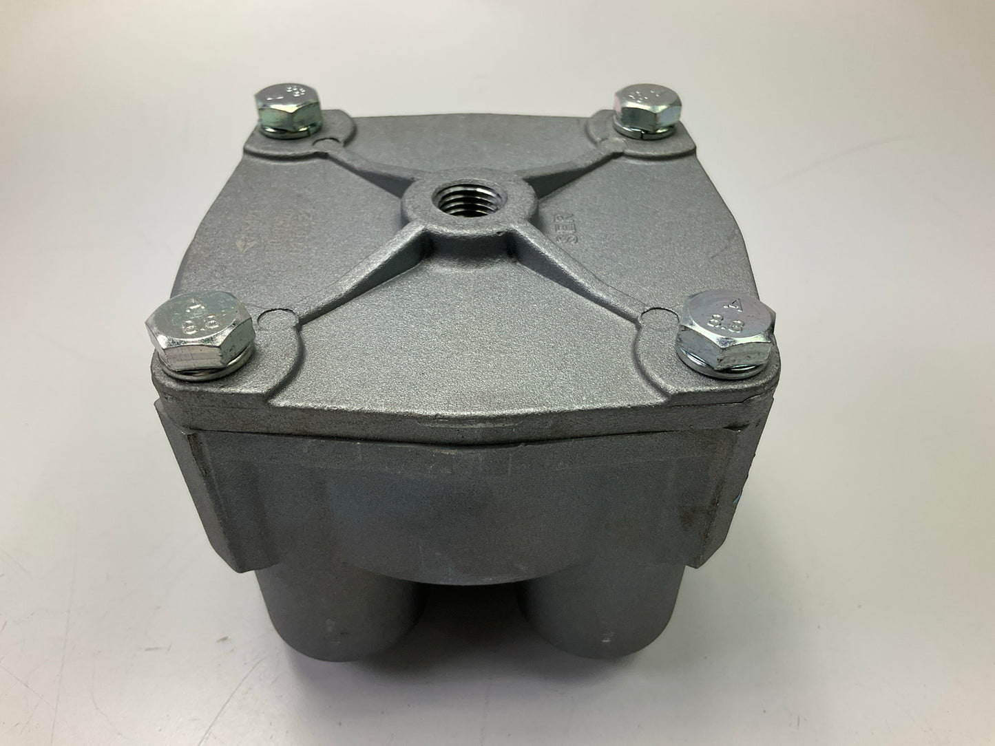 Automann 170.102626 R 12 Style Relay Valve, 1/2'' Vertical Delivery, 4 PSI Crack