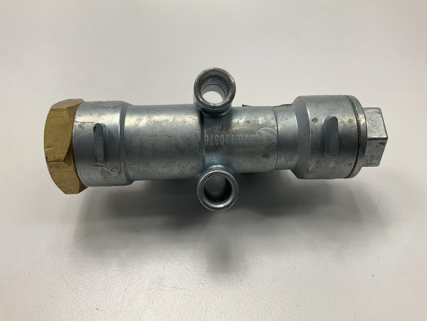 Automann 170.110376 Sealco Type Emergency Control Valve, 3/8'' Ports