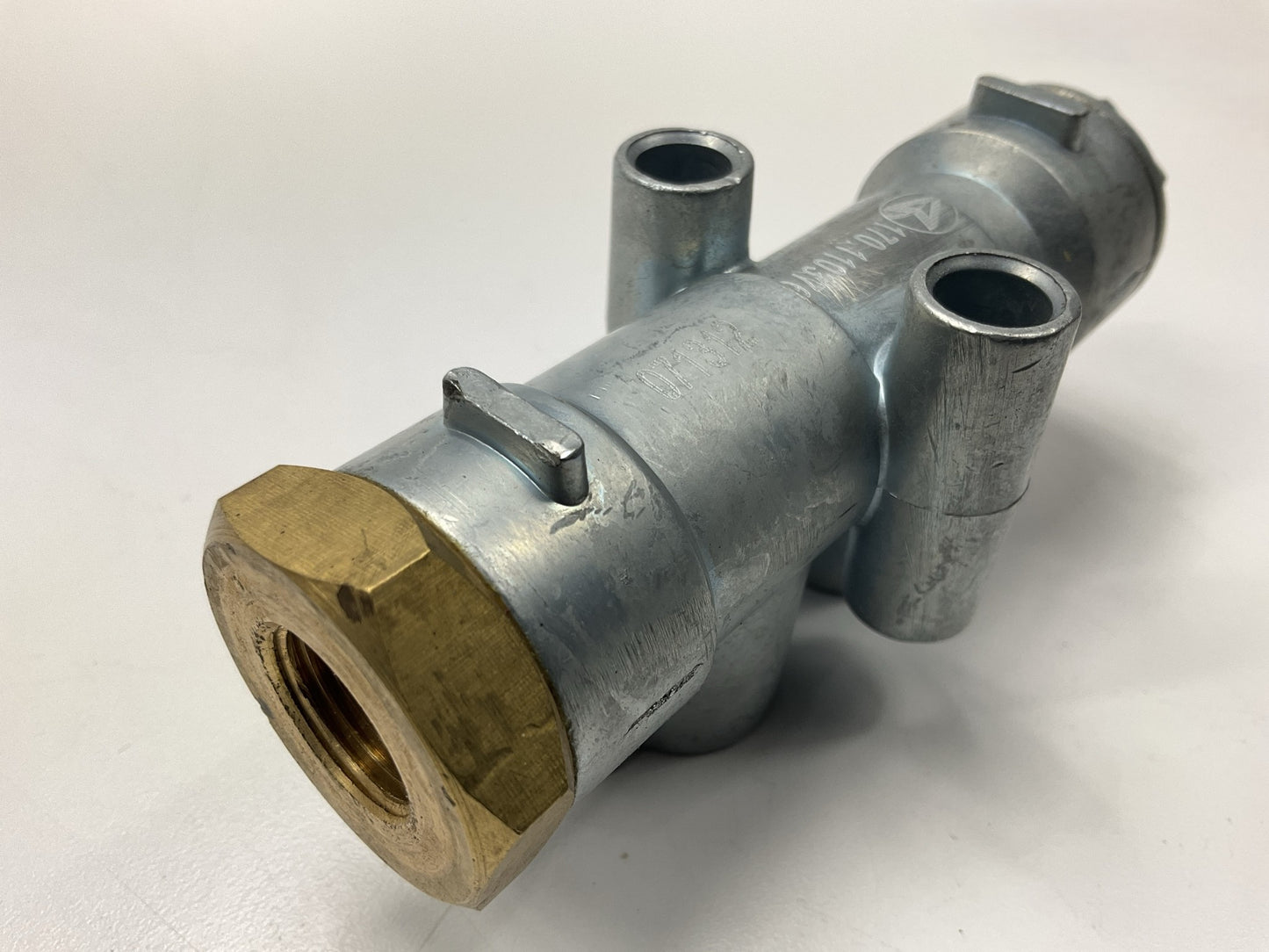 Automann 170.110376 Sealco Type Emergency Control Valve, 3/8'' Ports