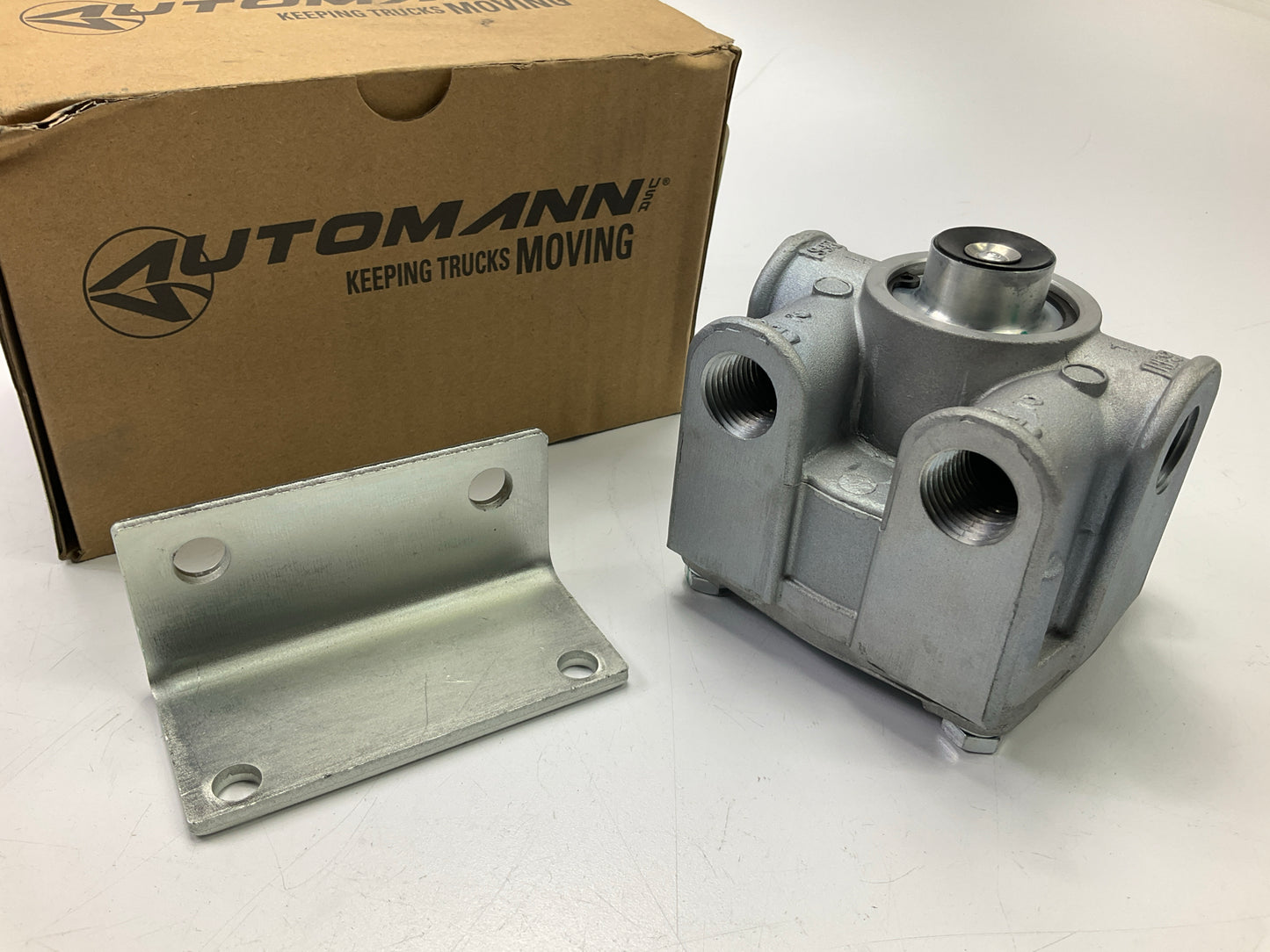 REMAN. Automann 170.65125 Air Brake Relay Valve, Bendix R 12, Replaces # 065125