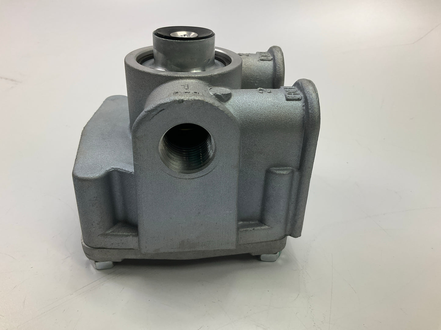 REMAN. Automann 170.65125 Air Brake Relay Valve, Bendix R 12, Replaces # 065125