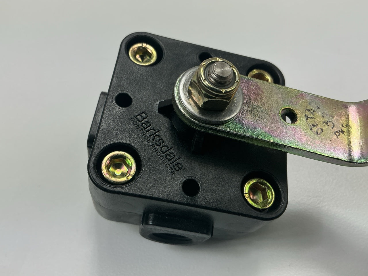 Automann 171.H184OE Ride Height Control Valve Replaces Hendrickson 50433001