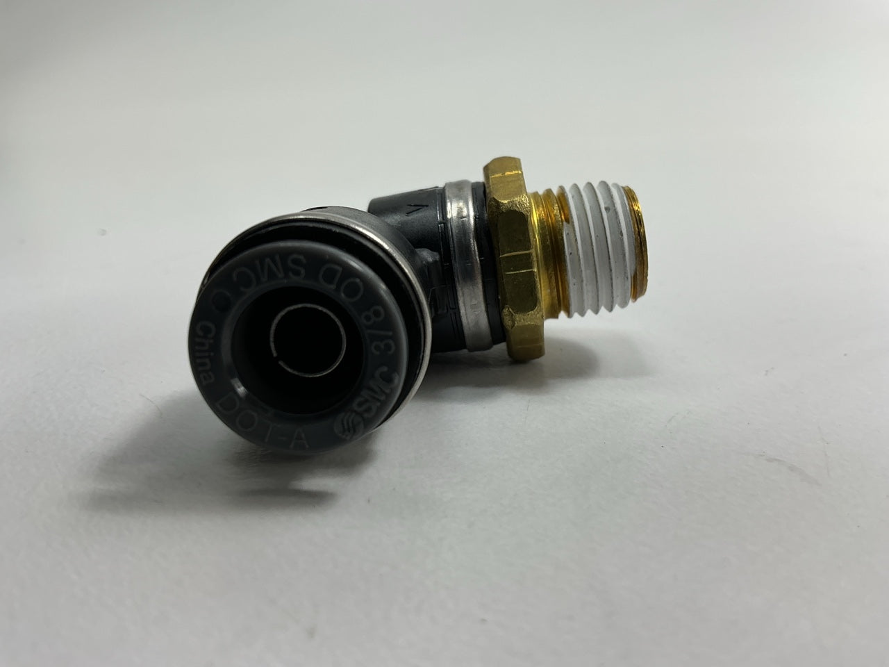 Automann 177.11696B Push-Lock Air Brake Fitting, 90° Male Swivel Elbow 3/8 X 1/4