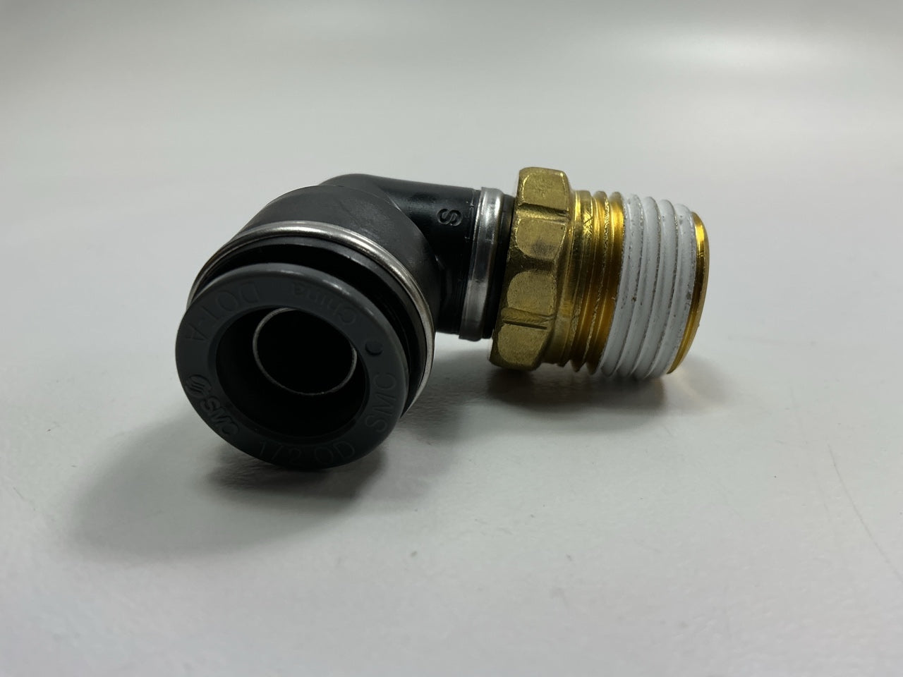 Automann 177.11698D 1/2''x1/2'' Push-Lock Air Brake Fitting, 90° Male Swivel Elbow