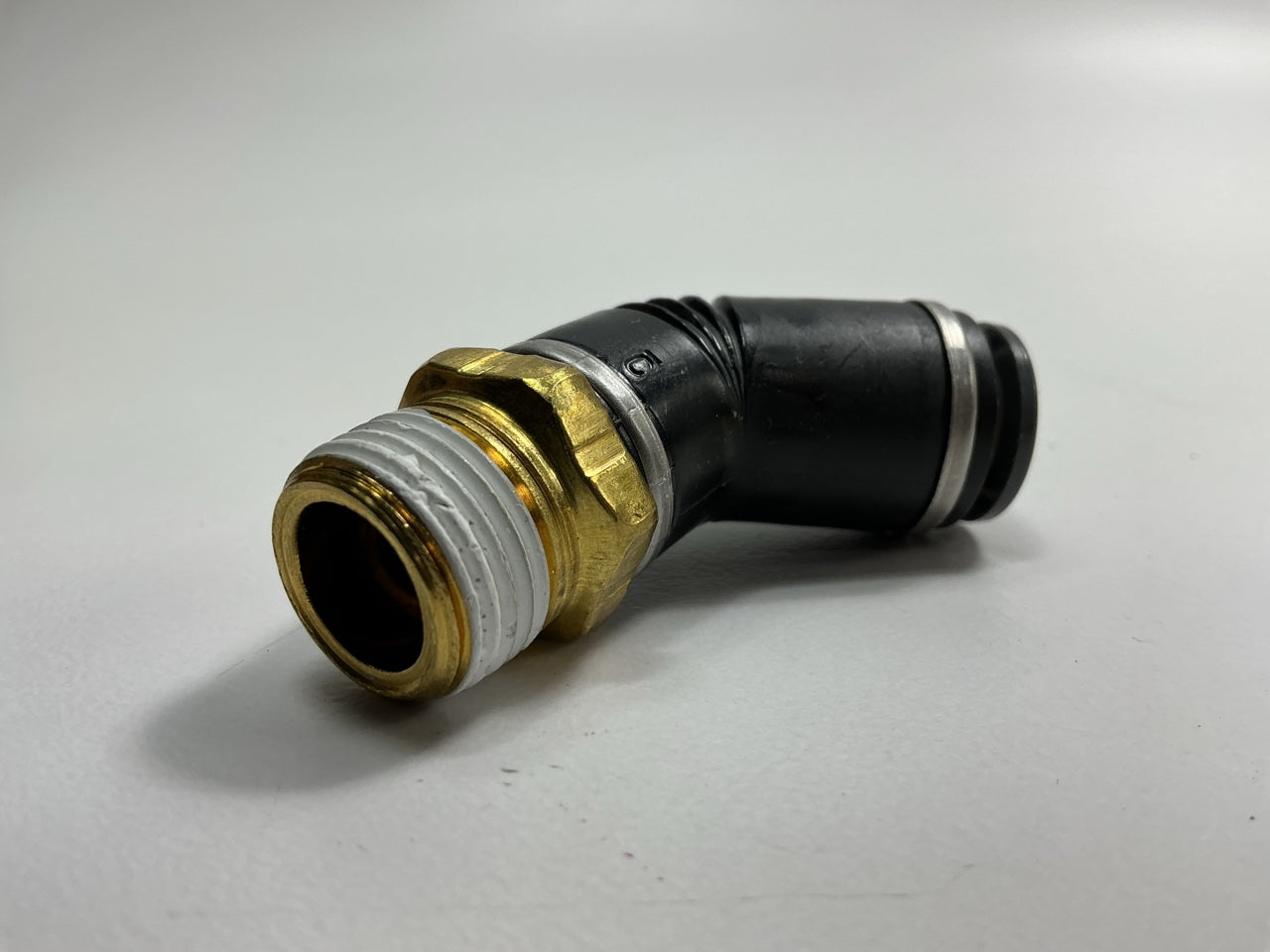 AUTOMANN 177.11746C Air Brake PLC 45 Deg Swivel Male Elbow 3/8'' Tube X 3/8'' NPT