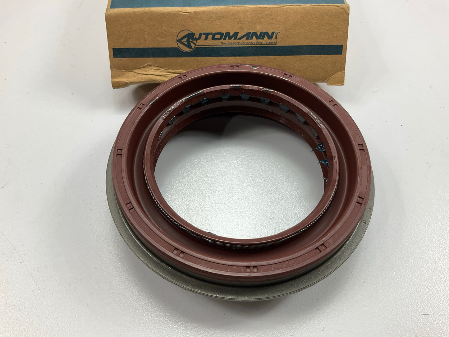 Automann 181.127592 Pinion Seal For Kenworth T660 & Peterbilt 379