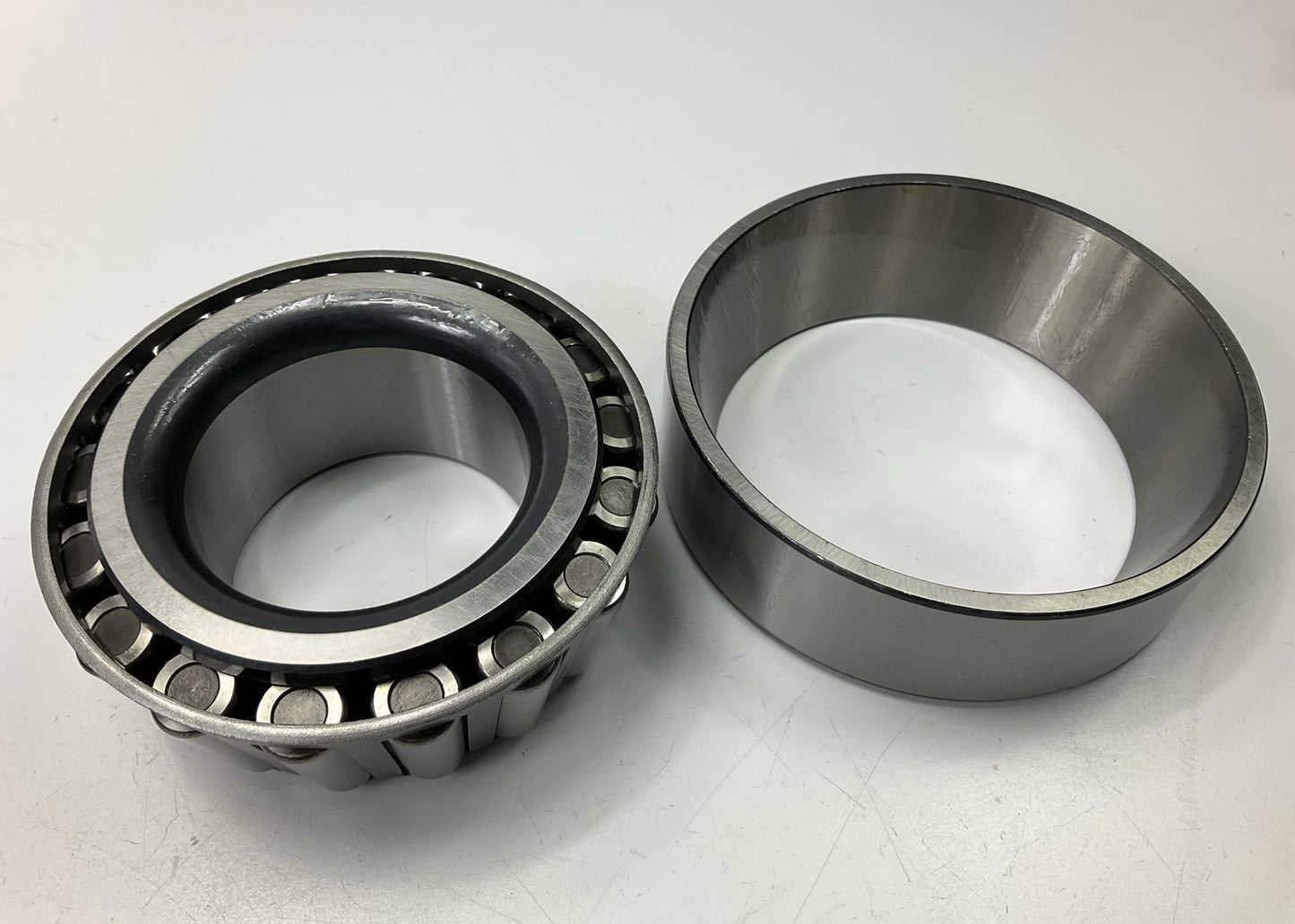 Automann 182.423 Wheel Bearing & Race Set