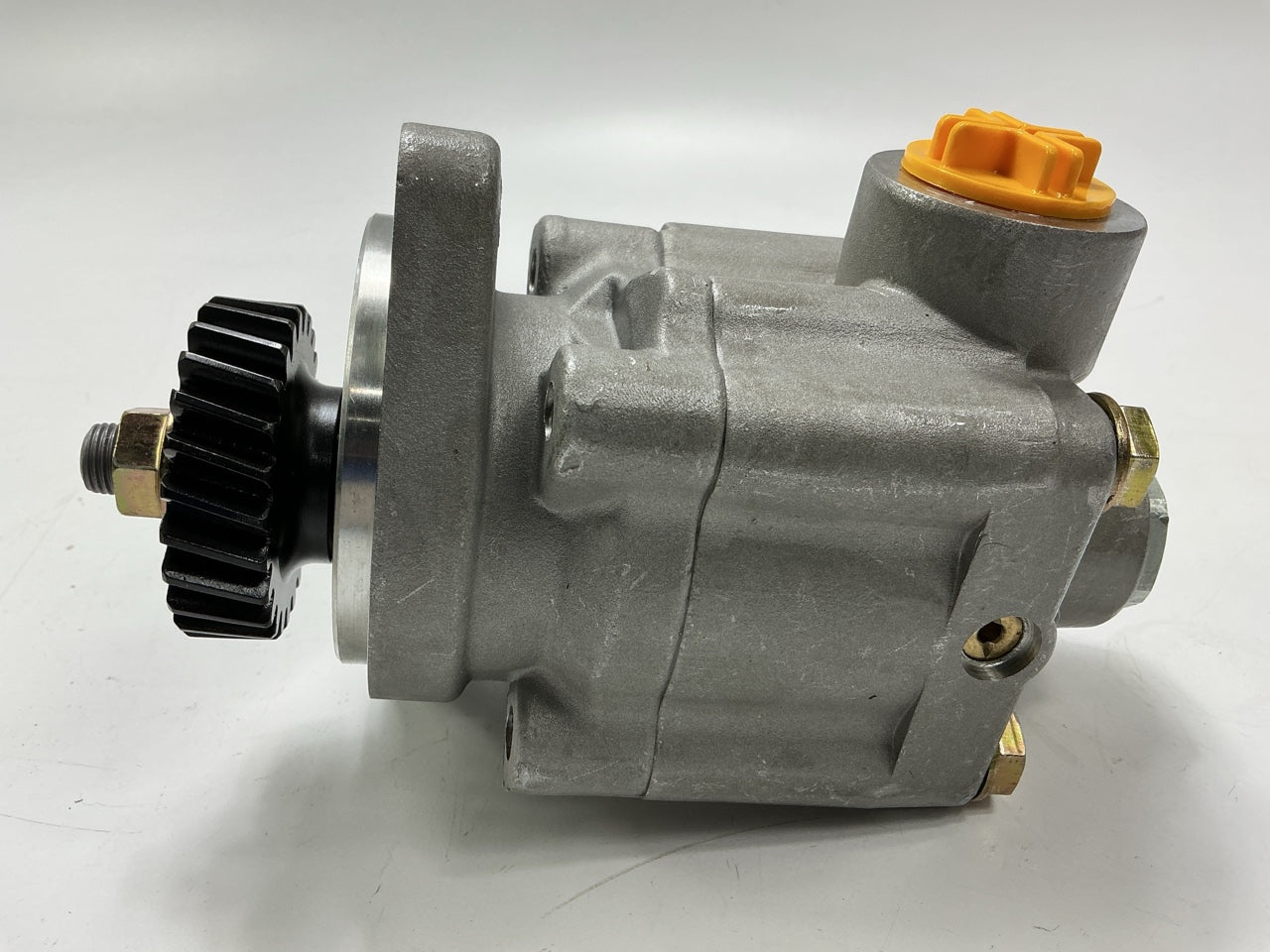 Automann 465.LUK.04 Power Steering Pump 1686649C91, 660401