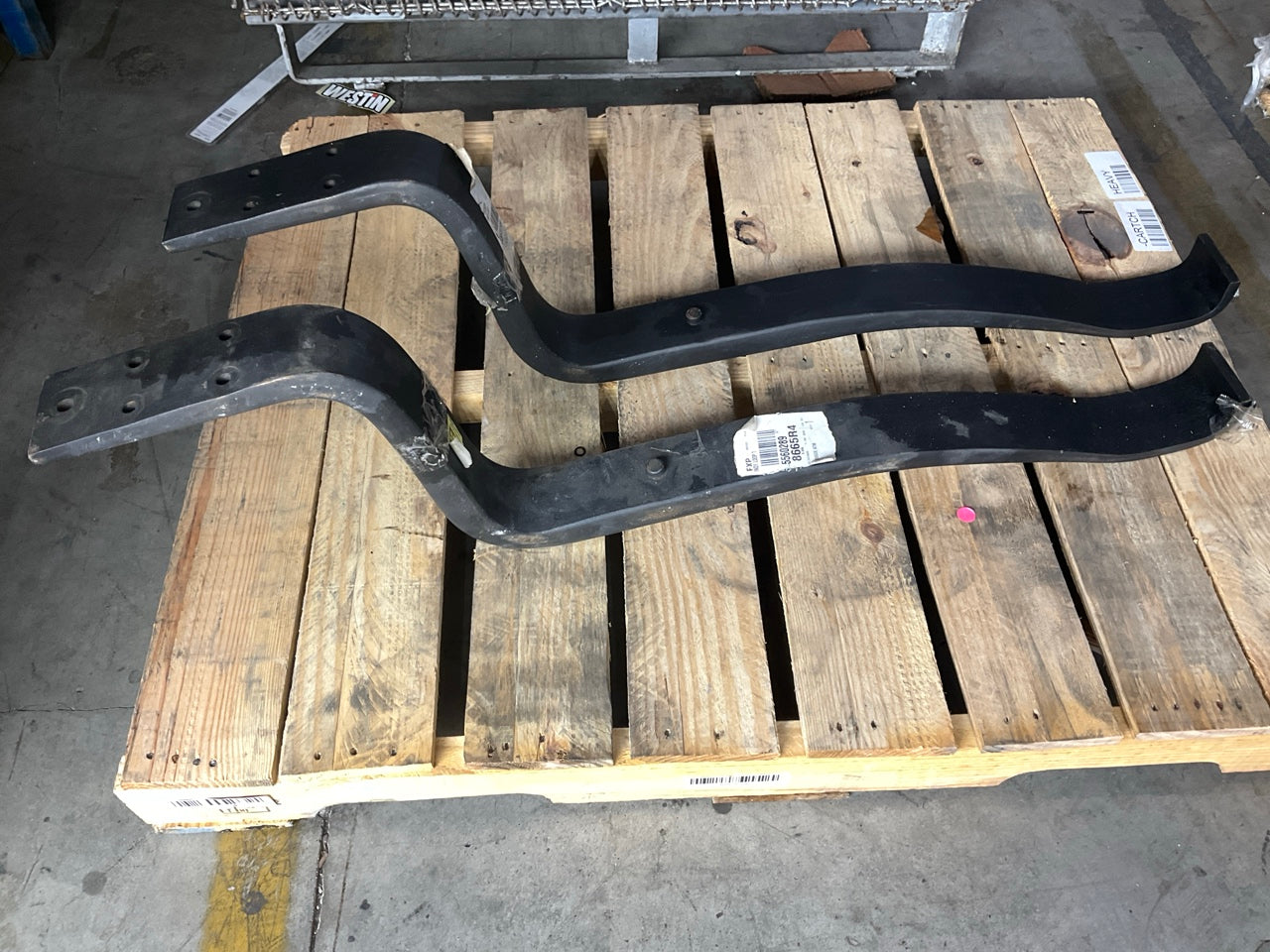 (2) Automann 55-1195OE Z-Spring Steel Springs For INTERNATIONAL 8300, 501566C93