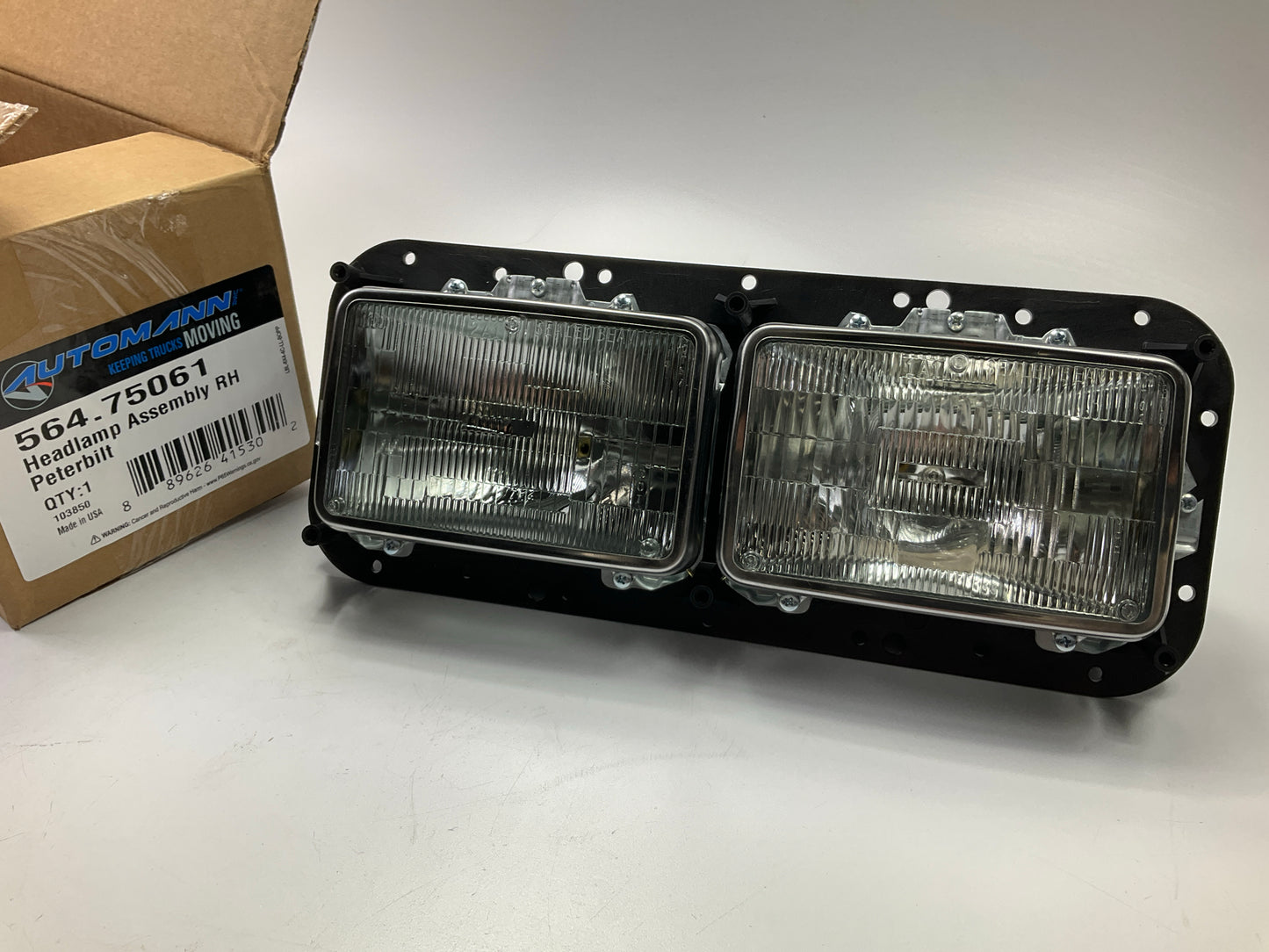 Automann 564.75061 Right Headlight Headlamp For Peterbilt 357 378 379 365 367