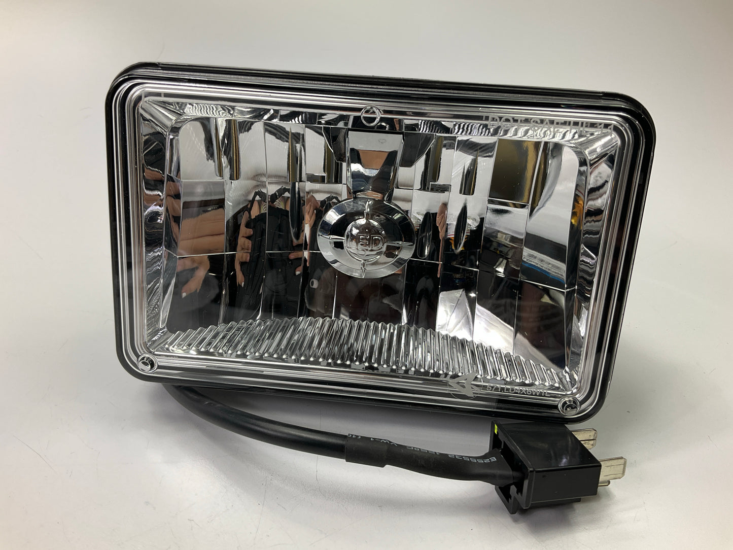 Automann 571.LD4X6W1L  4'' X 6'' Low Beam LED Headlight Headlamp 9-32V For H4656