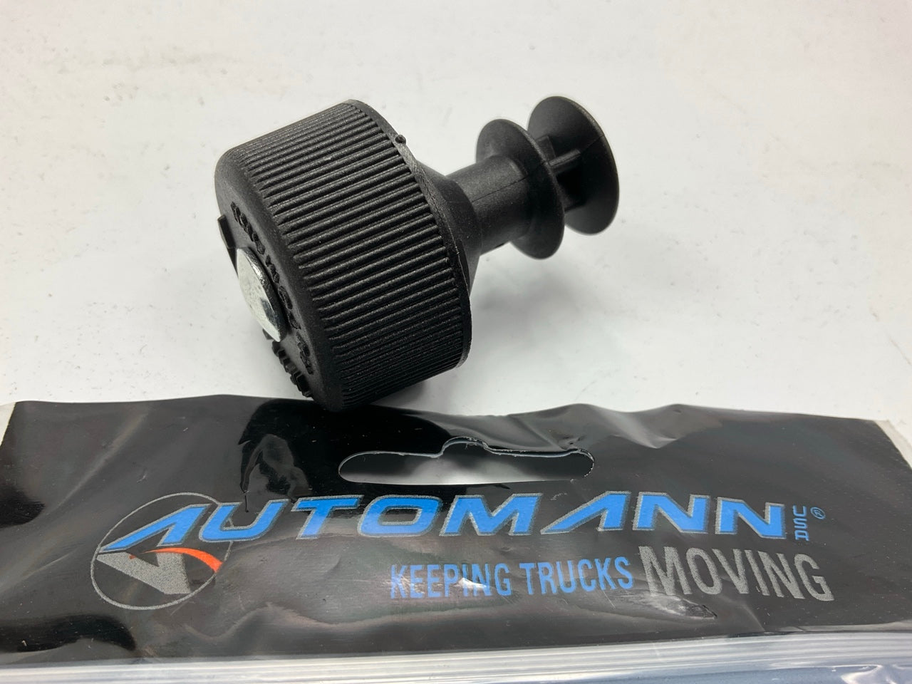 Automann 572.4006 Power Steering Reservoir Cap Replaces NMCQ347367 Q347367