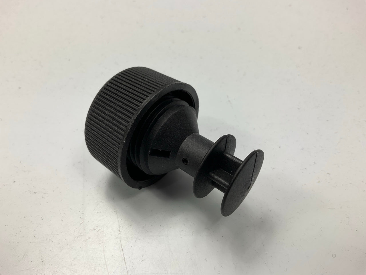 Automann 572.4006 Power Steering Reservoir Cap Replaces NMCQ347367 Q347367