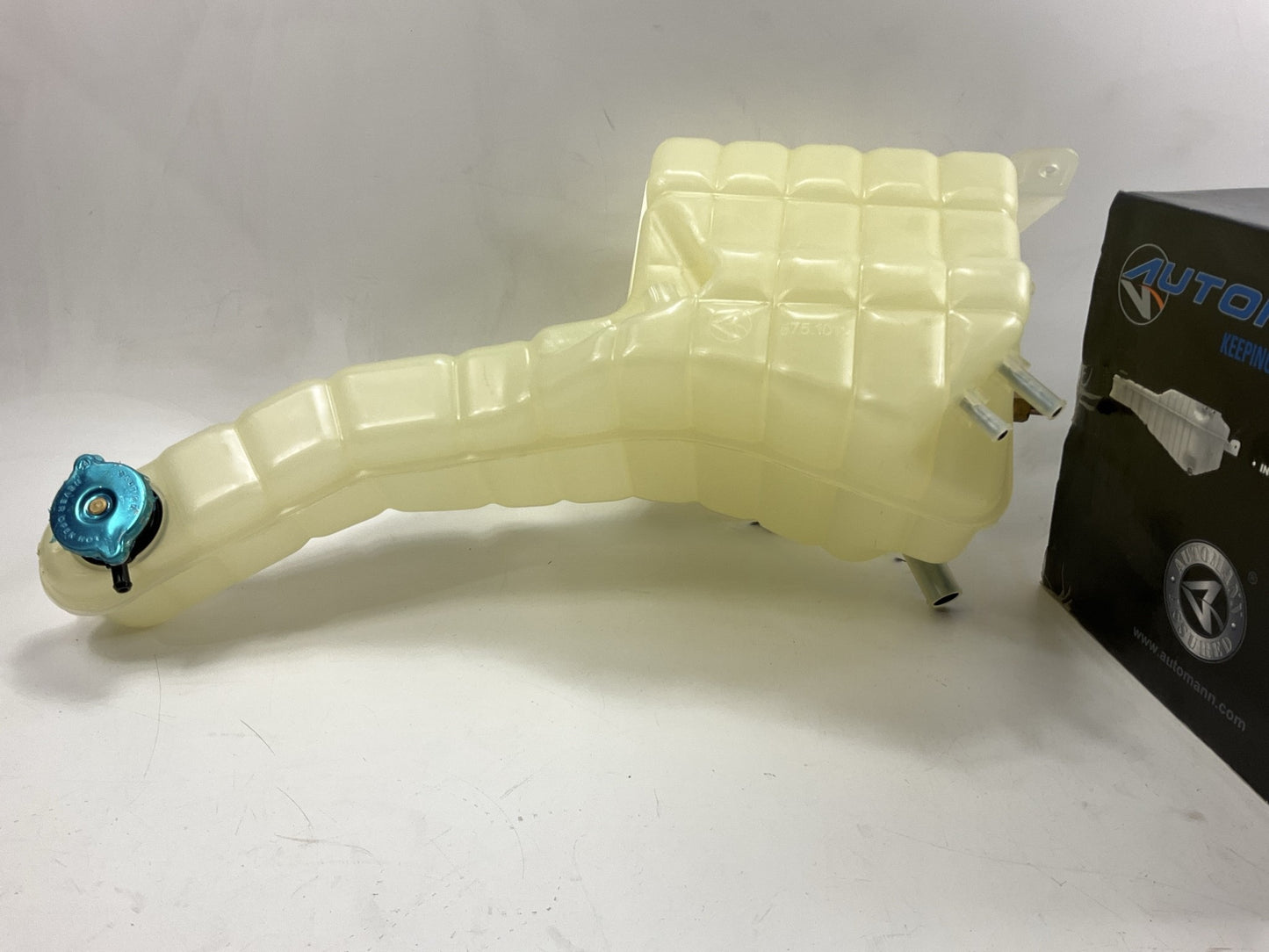 Automann 575.1012 Radiator Coolant Overflow Reservoir Bottle For Freightliner