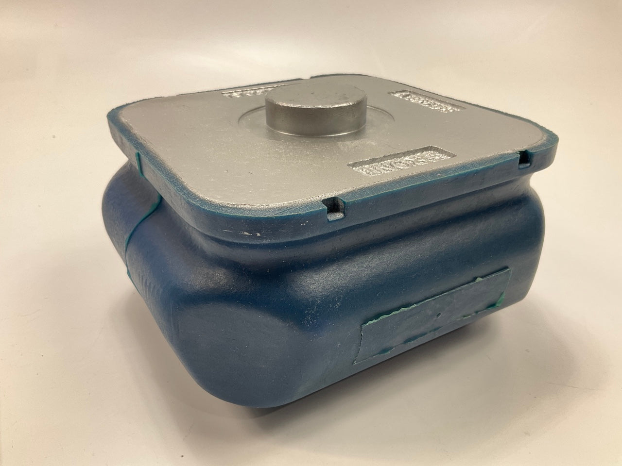 Automann ABP2UB Mack Poly Insulator SS34 Model Camelback W/split Trunnions