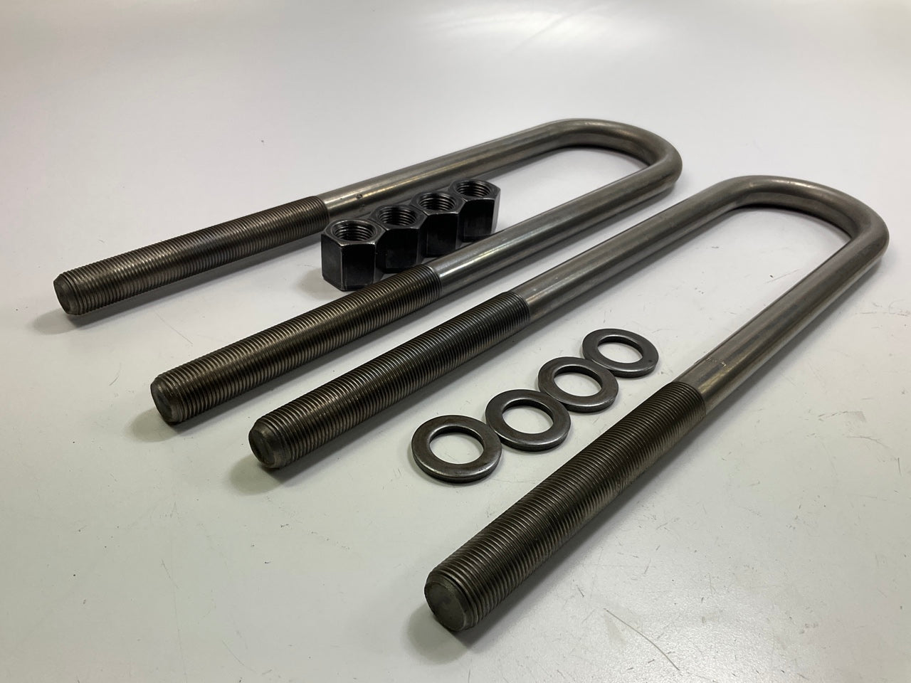 Automann AUBK8161-164 U-Bolt Kit, Round, 7/8'' X 3'' X 16-1/2''