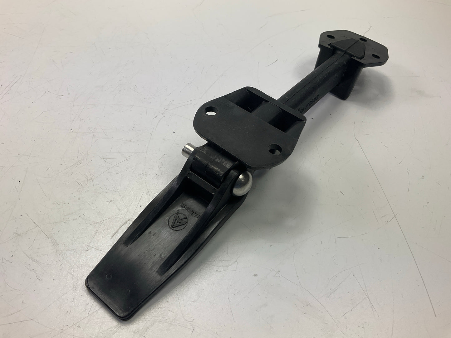 Automann HLK2011 Hood Latch Kit Replaces International # 1699930C91, 1699930C92