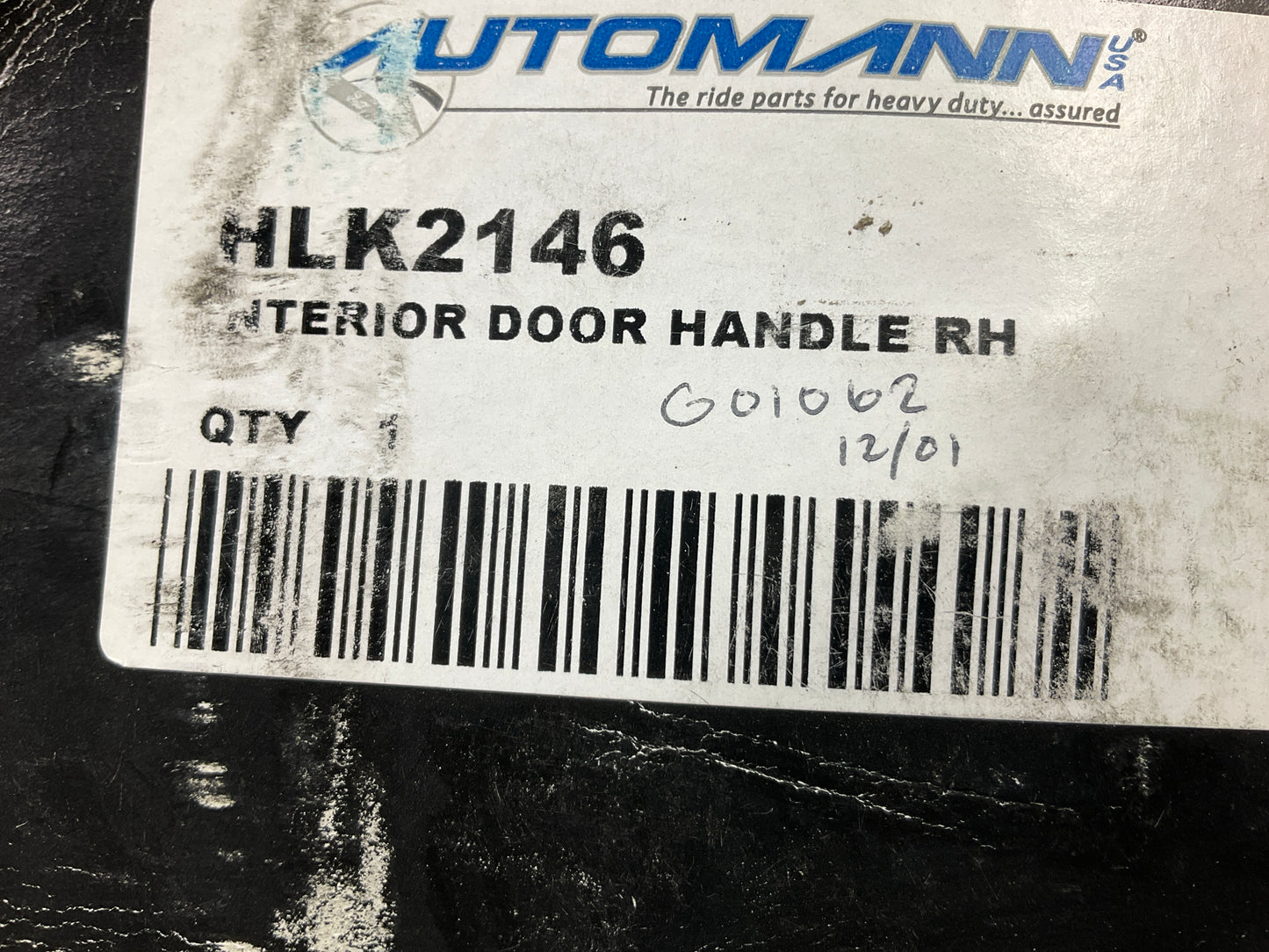 HLK2146 - Front Right Interior Door Handle For 08-13 Freightliner Cascadia