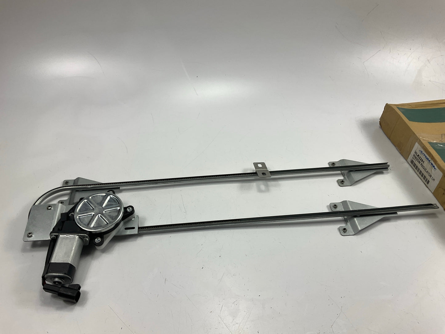 Automann HLK2281 Drivers Side Power Window Motor And Regulator Assembly