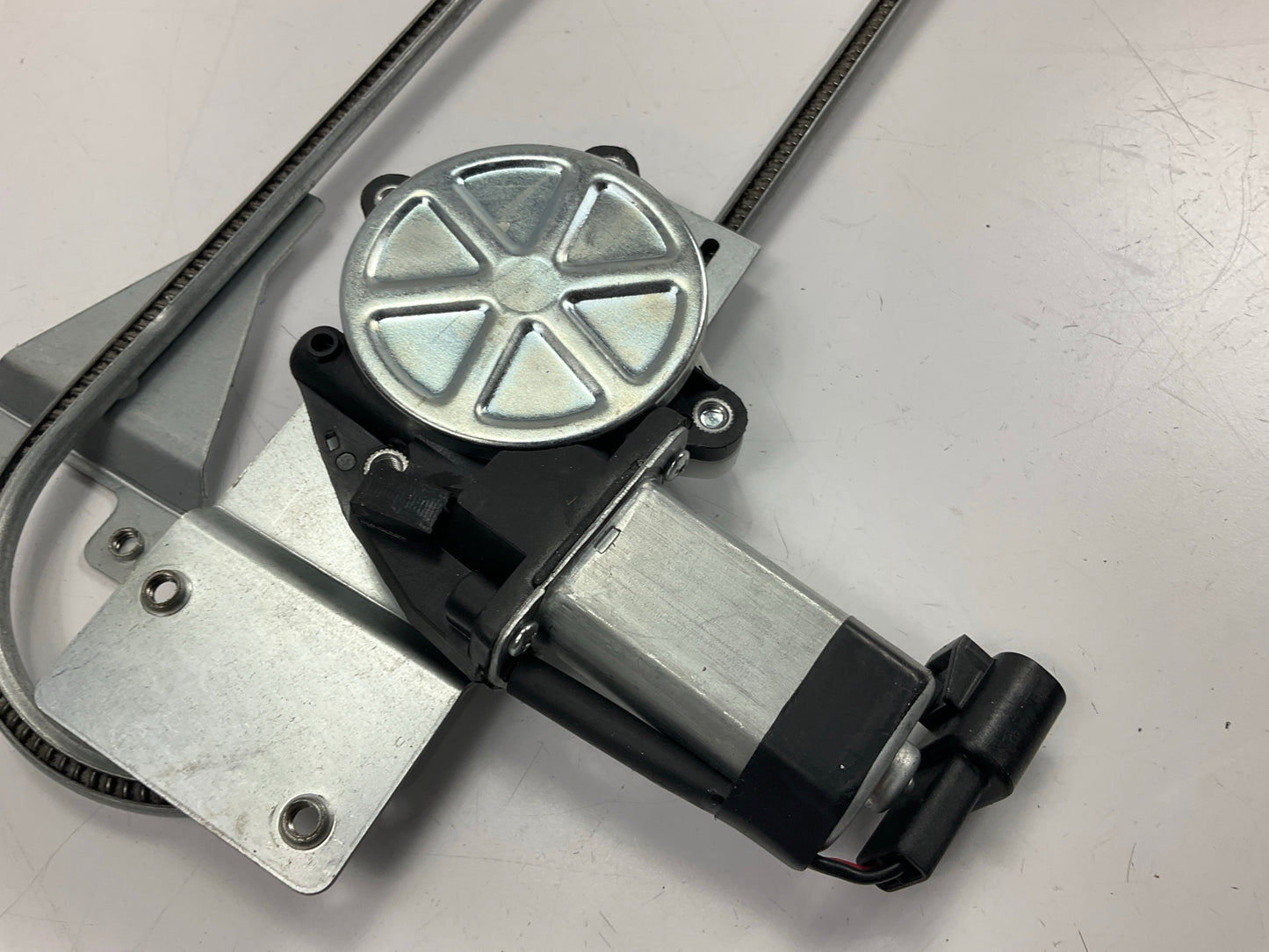 Automann HLK2281 Drivers Side Power Window Motor And Regulator Assembly