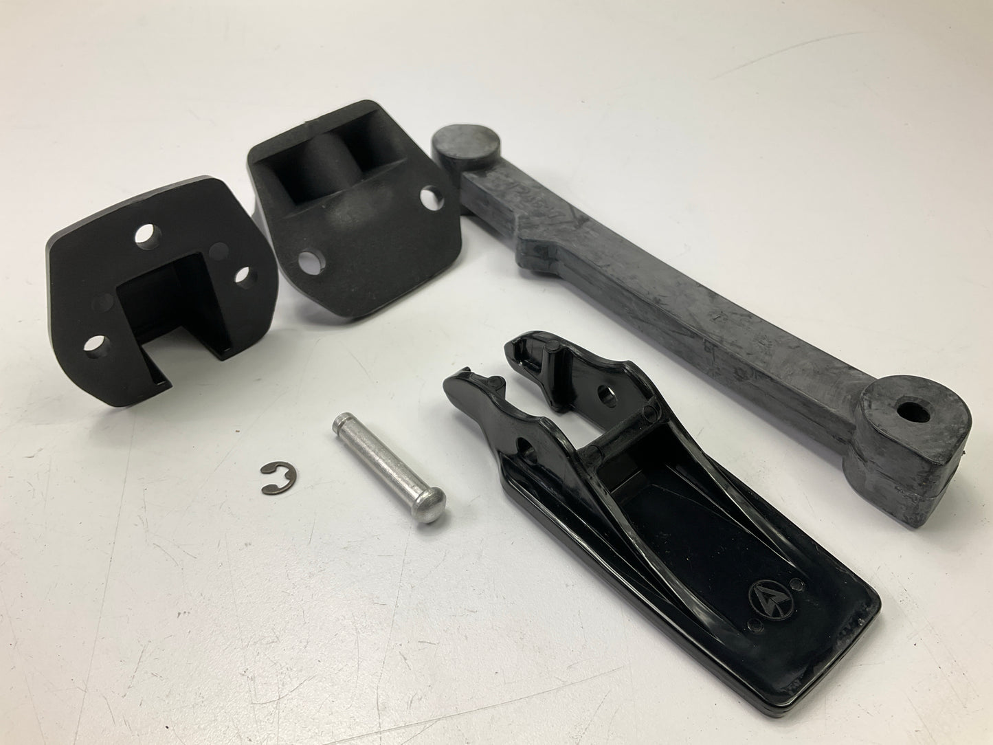 Automann HLN1002 Hood Latch Assembly Replaces International 500271C1, 475802C1