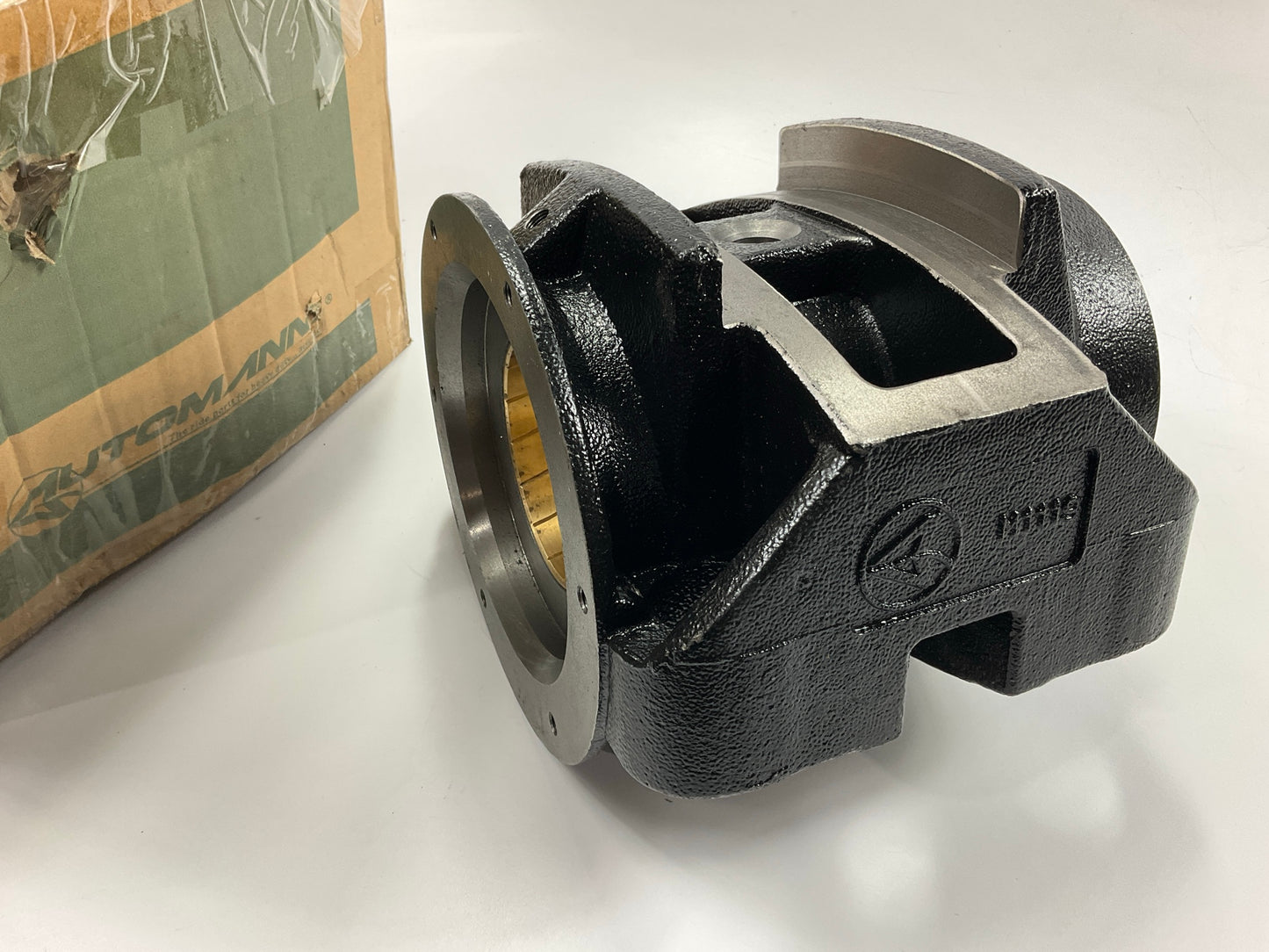 Automann M1119 Trunnion With Bushing Replaces Mack # 39QK55