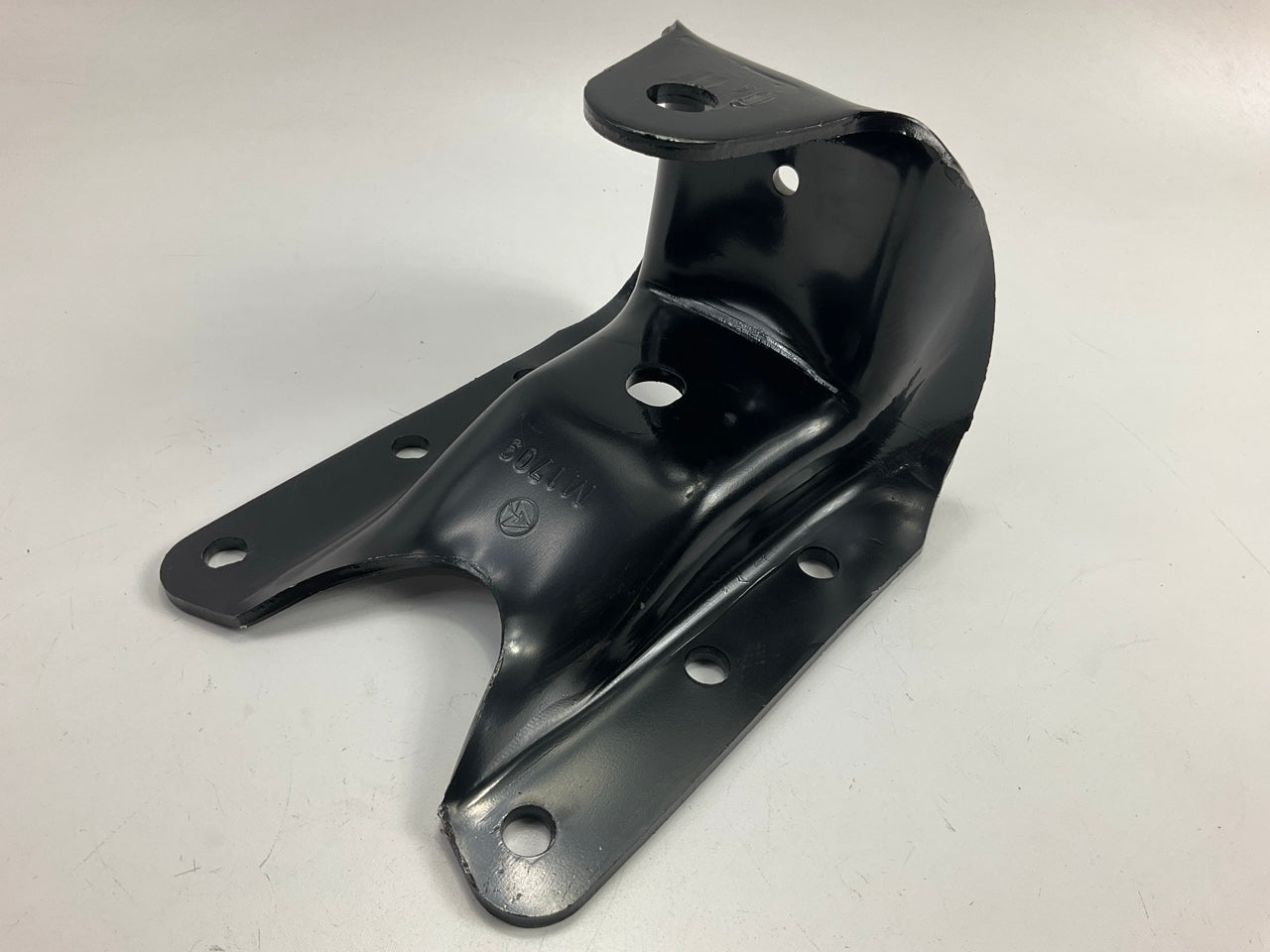 Automann M1709 Leaf Spring Hanger Replaces 1614416000, 2JD533, R86706