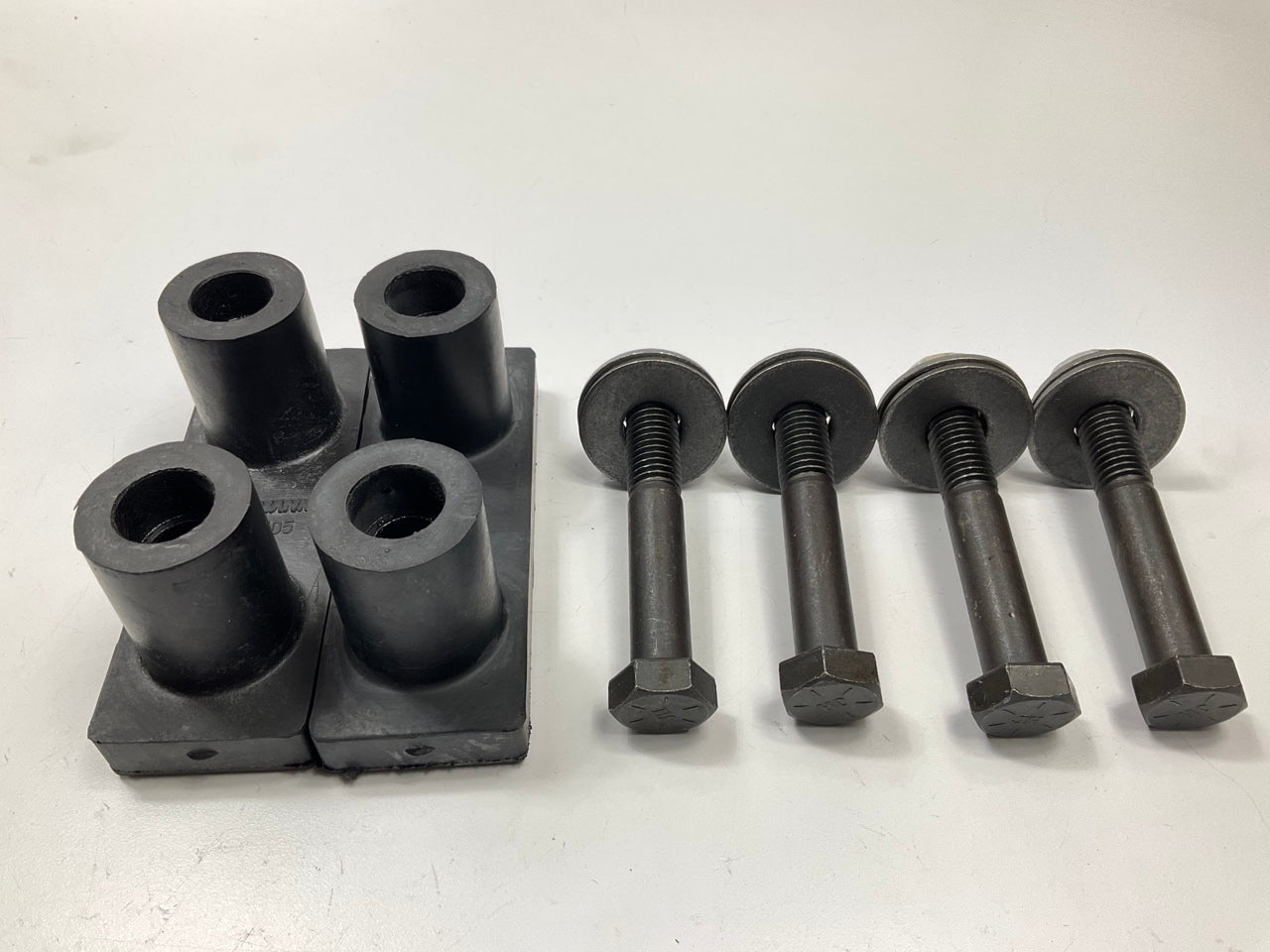 Automann M17405K2 Motor Mount Kit Replaces Kenworth K066282 K066296 K066320