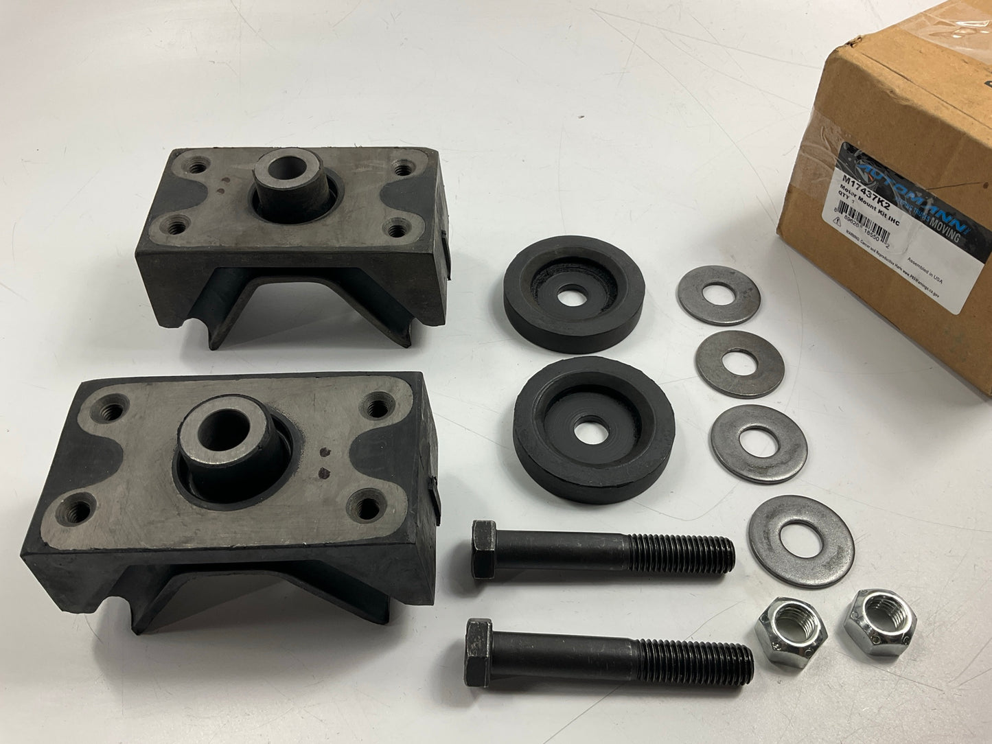 Automann M17437K2 Motor Mount Kit Replaces International # 1664728C1, 1664728C2