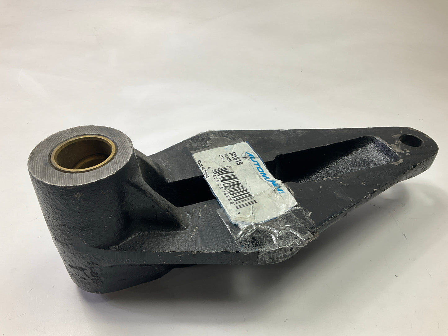 NEW With Label, Automann M1819 Leaf Spring Hanger Cast For Peterbilt 0202311M001