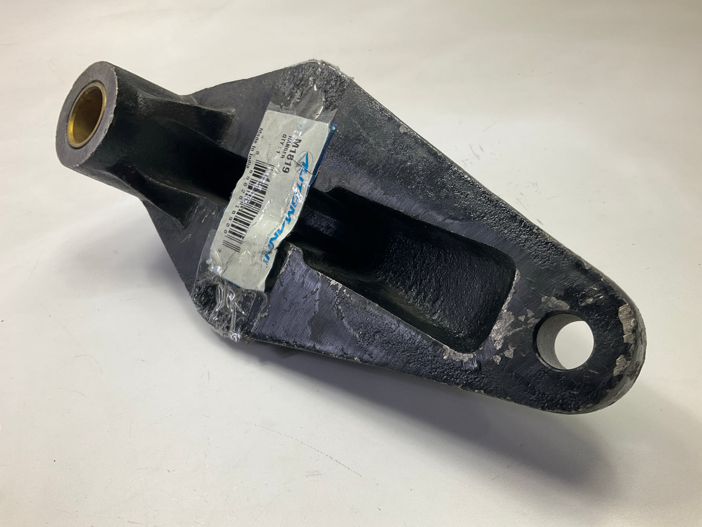 NEW With Label, Automann M1819 Leaf Spring Hanger Cast For Peterbilt 0202311M001