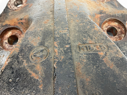 RUST #1 - SEE PHOTOS Automann M1835 Leaf Spring Hanger 16-12571, 16-12571-000