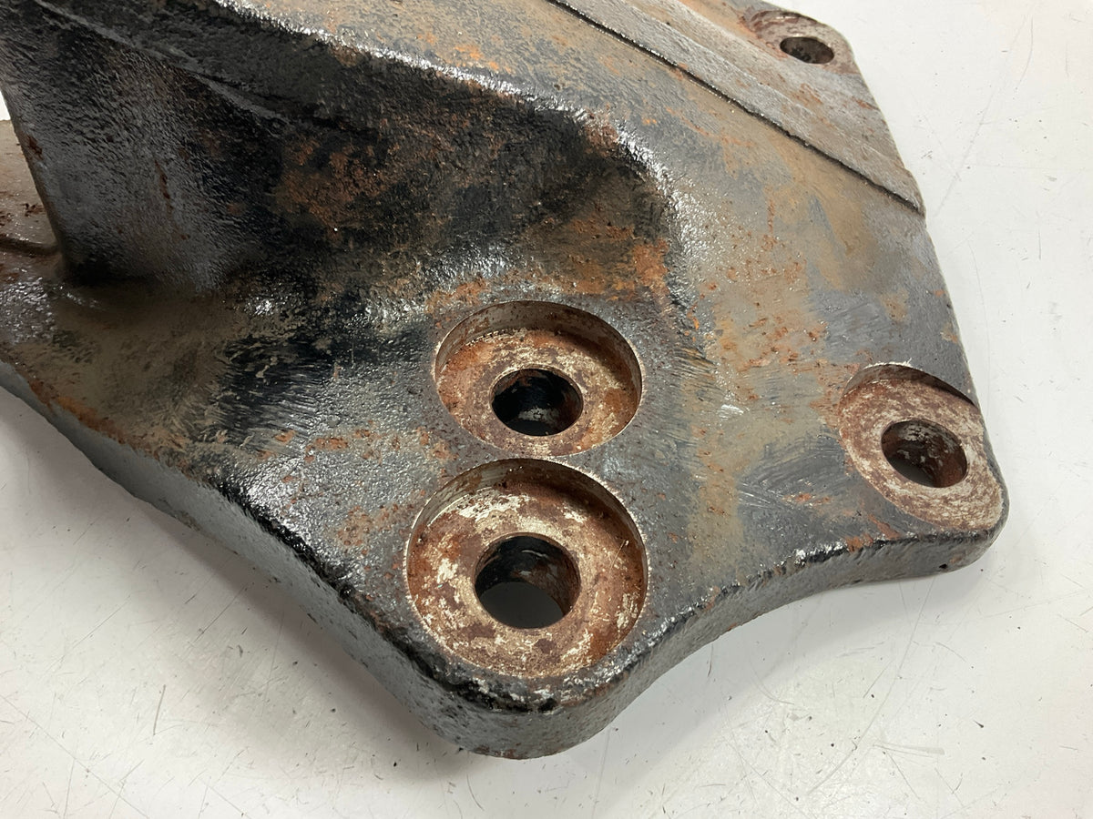 RUST #1 - SEE PHOTOS Automann M1835 Leaf Spring Hanger 16-12571, 16-12571-000