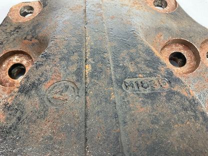RUST SEE PHOTOS Automann M1835 Leaf Spring Hanger Replace 16-12571, 16-12571-000