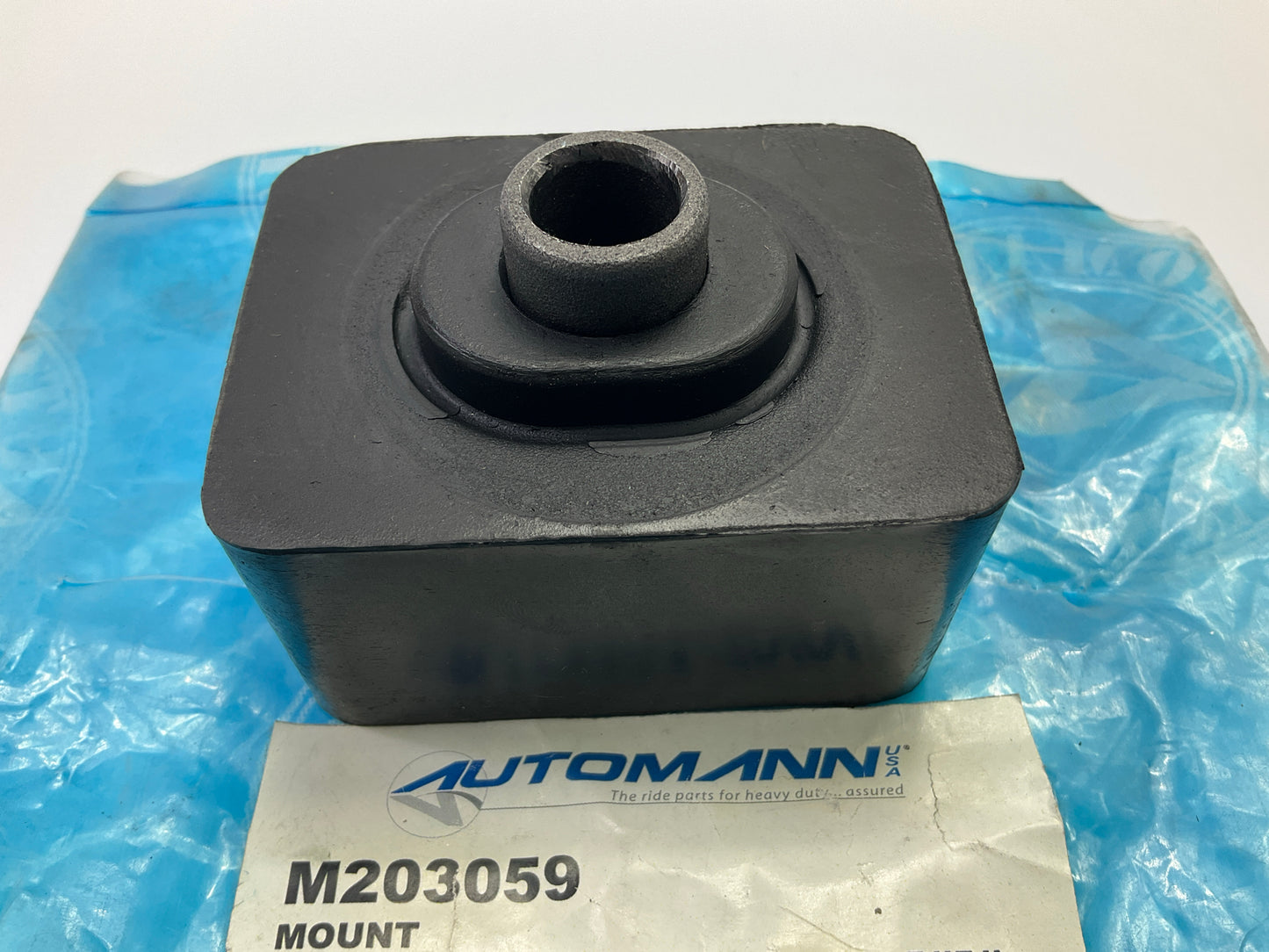 Automann M203059 Rear Cab Mount Replaces International 3512104C2 475941C1