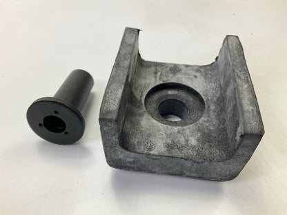 Automann M203069 Cab Mount Insulator Replaces International 449713C1, 449713C2